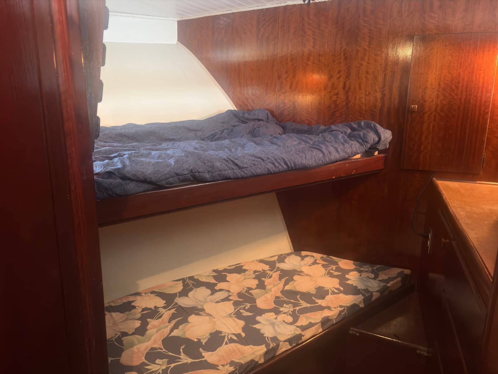 1973 Hatteras 53 Convertible - Photo 36