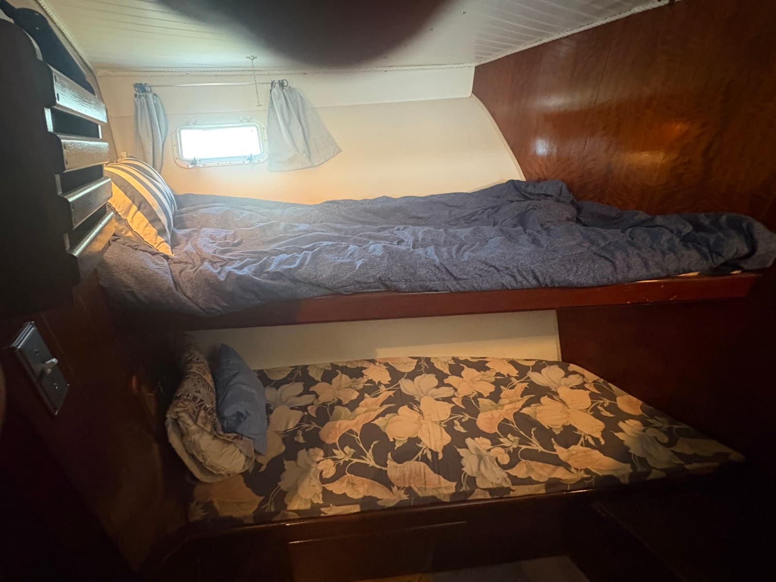 1973 Hatteras 53 Convertible - Photo 38