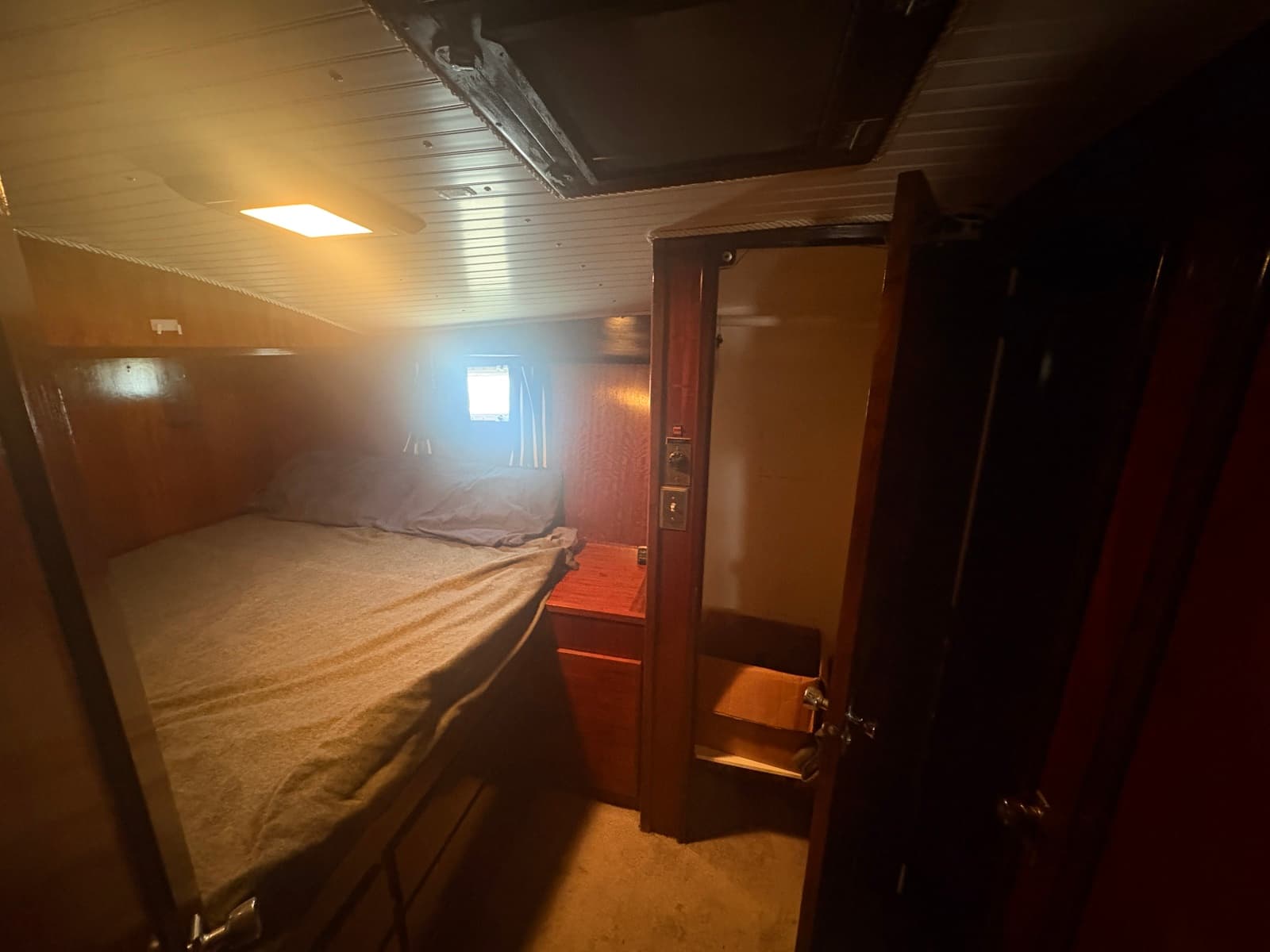 1973 Hatteras 53 Convertible - Photo 47