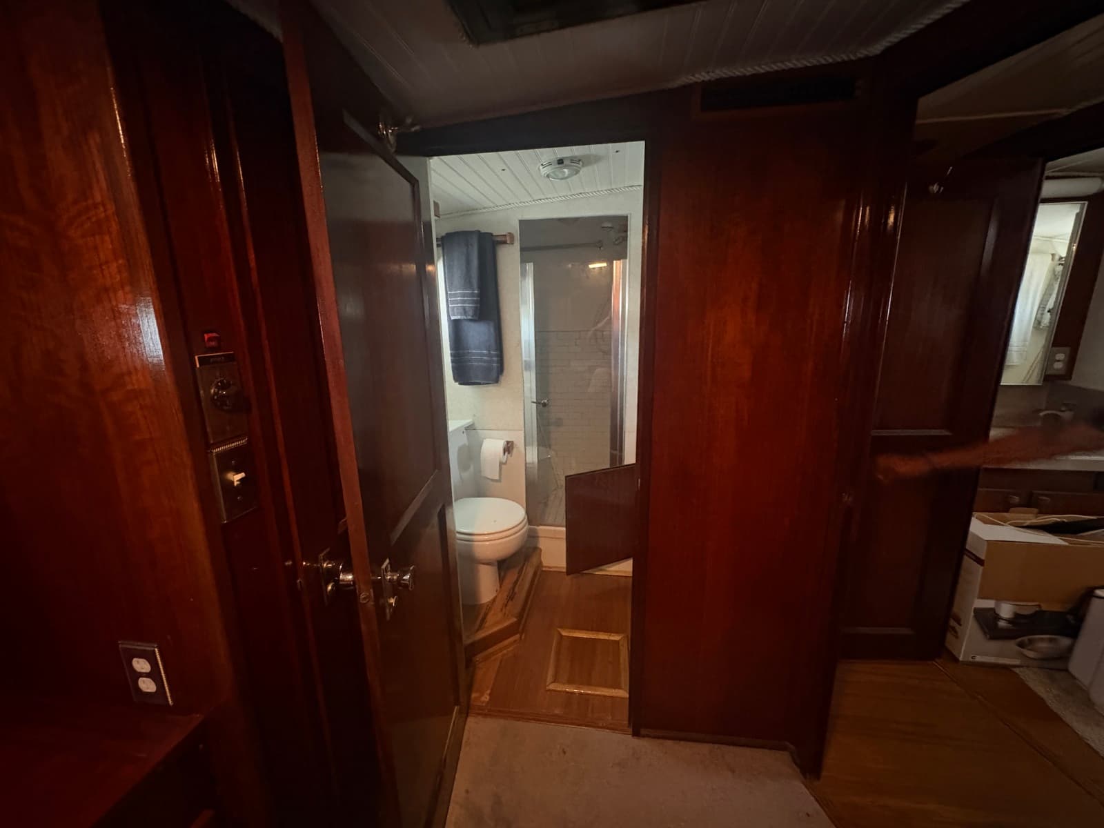 1973 Hatteras 53 Convertible - Photo 51
