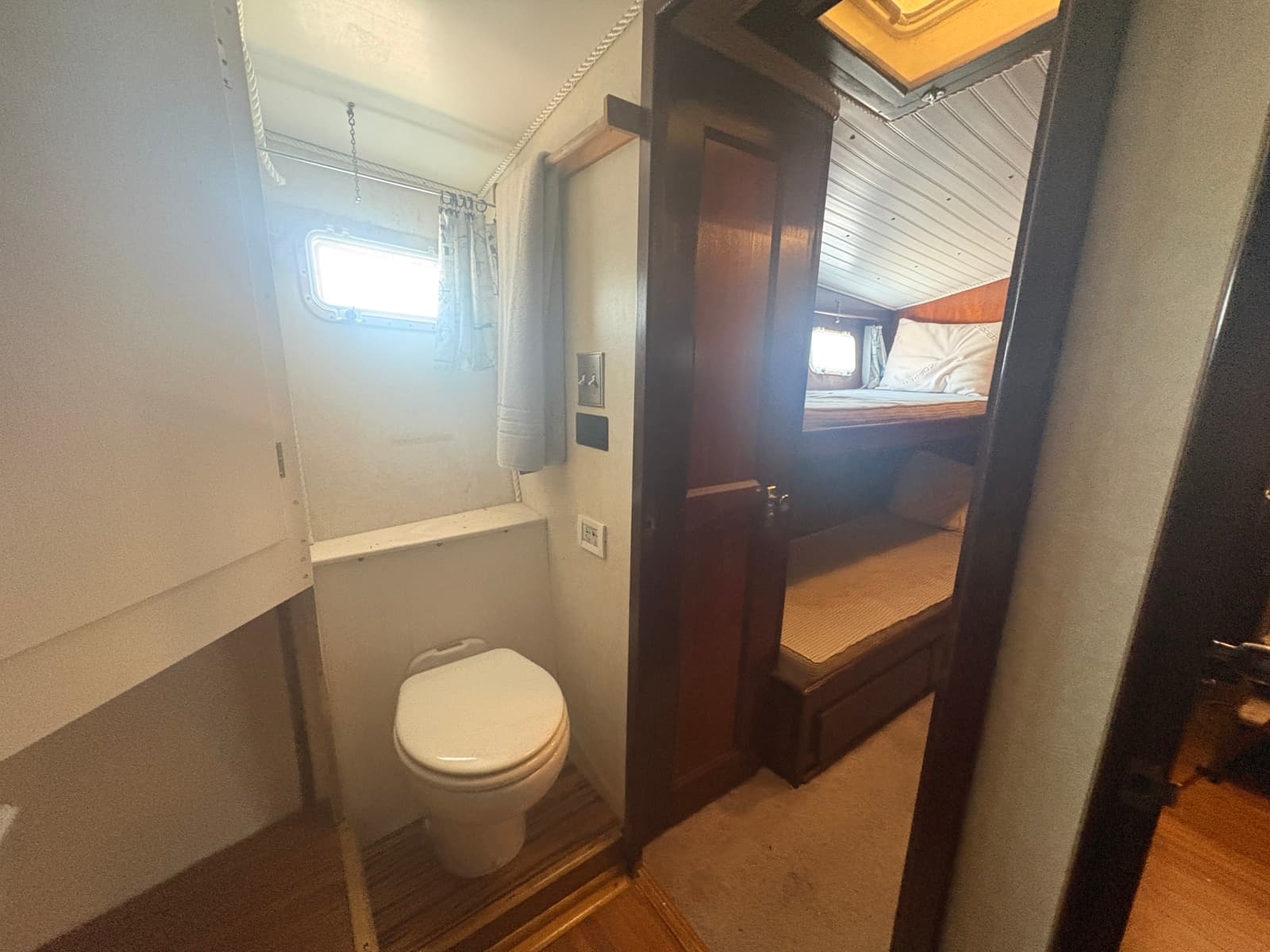 1973 Hatteras 53 Convertible - Photo 65