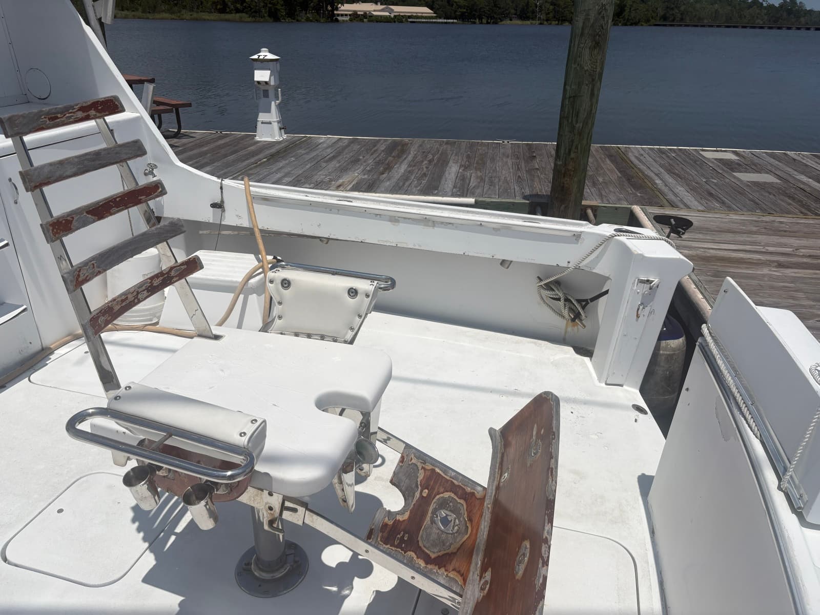 1973 Hatteras 53 Convertible - Photo 10