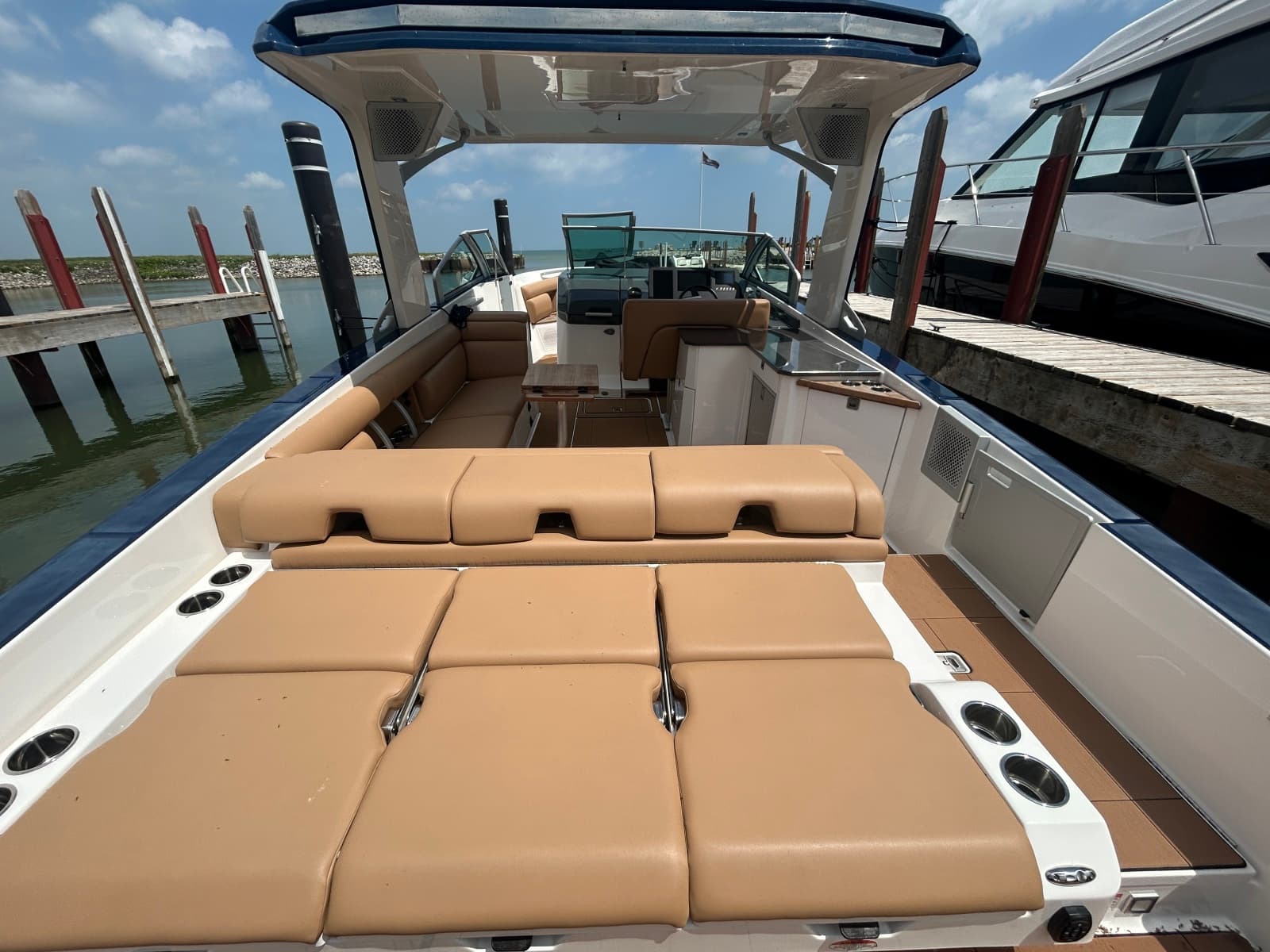2021 Aviara AV32 - Photo 24