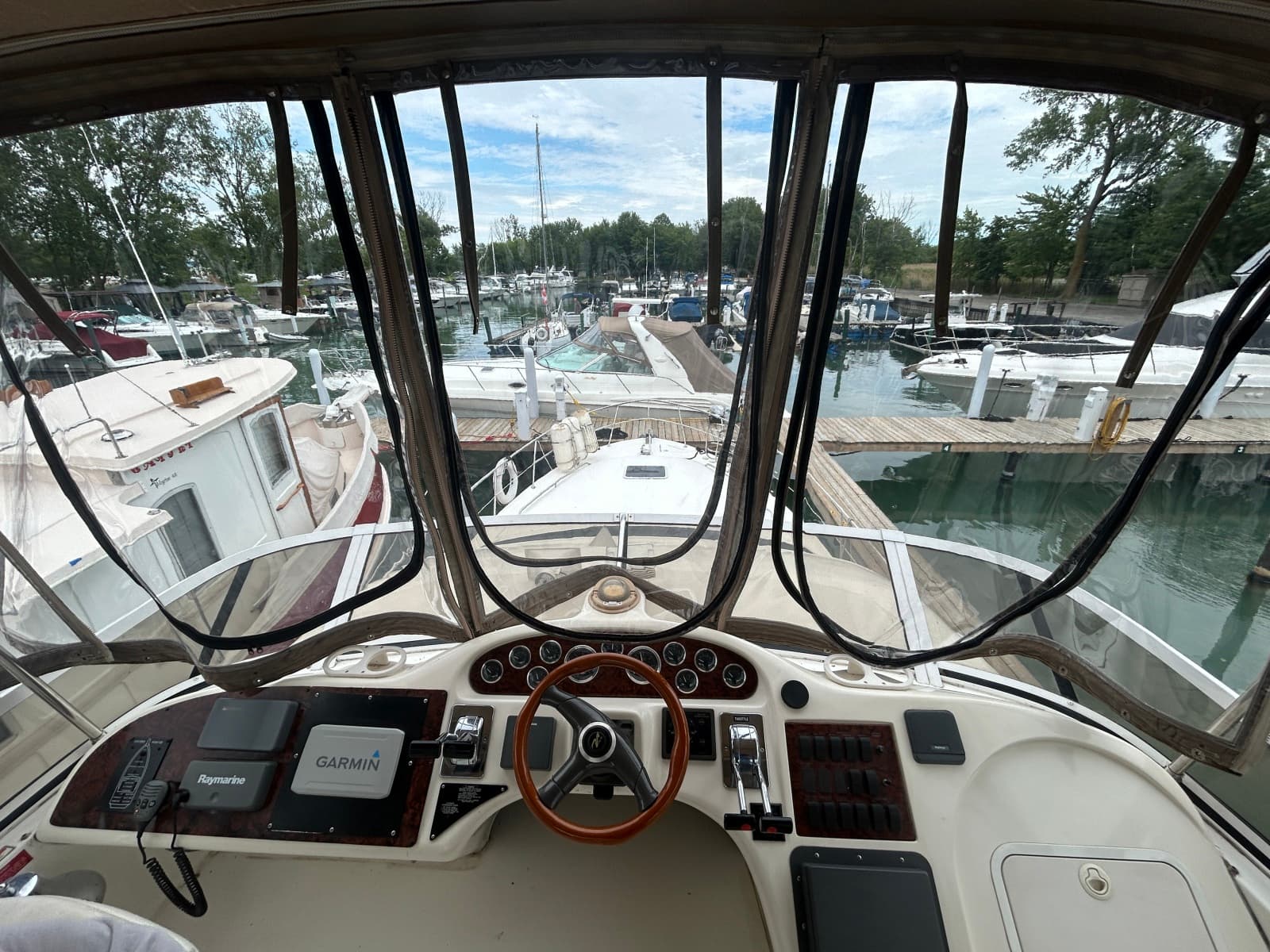 1999 Sea Ray 400 Sedan bridge - Photo 12