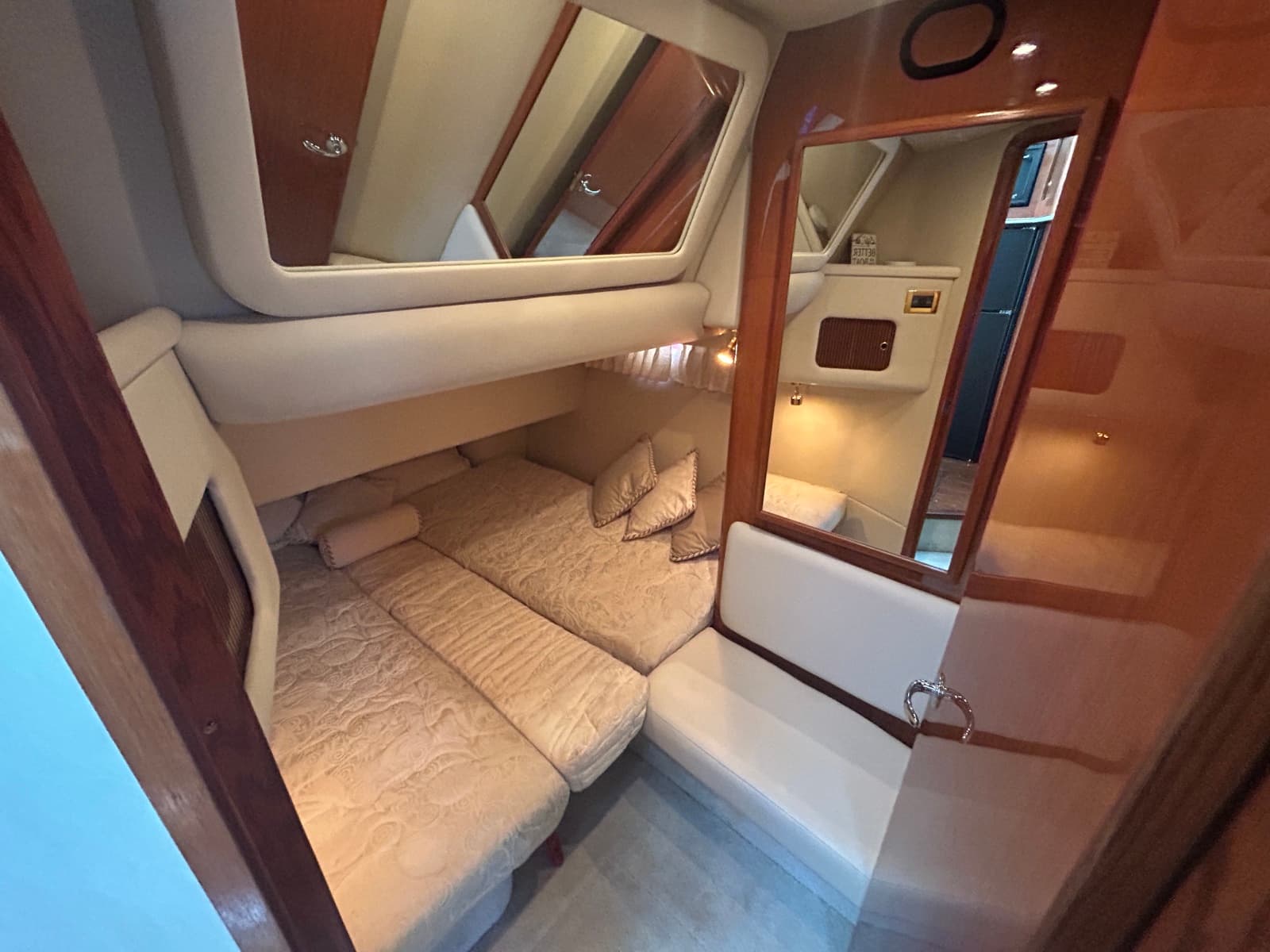 1999 Sea Ray 400 Sedan bridge - Photo 24