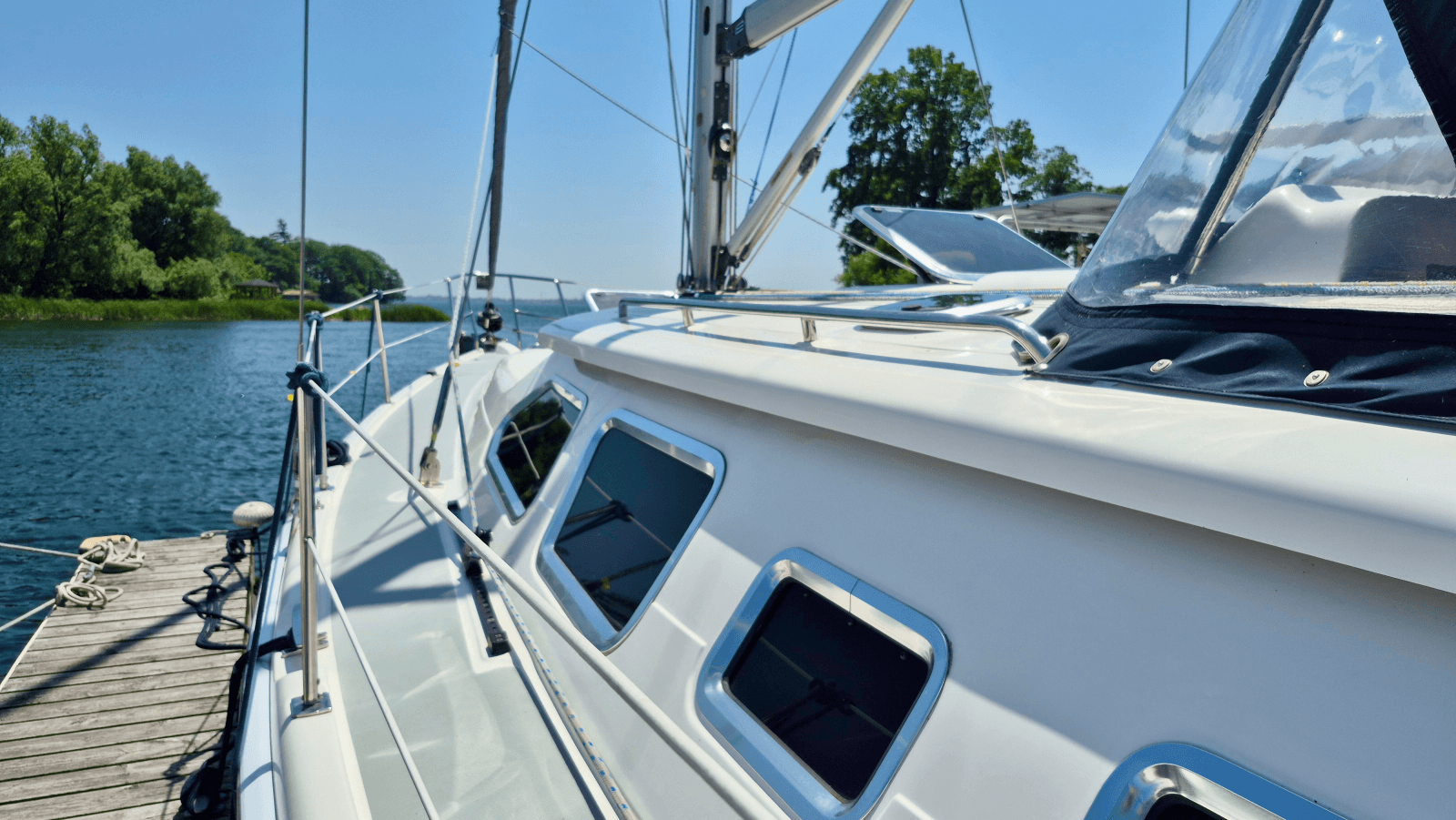 2006 Hunter 41 Deck Salon - Photo 12