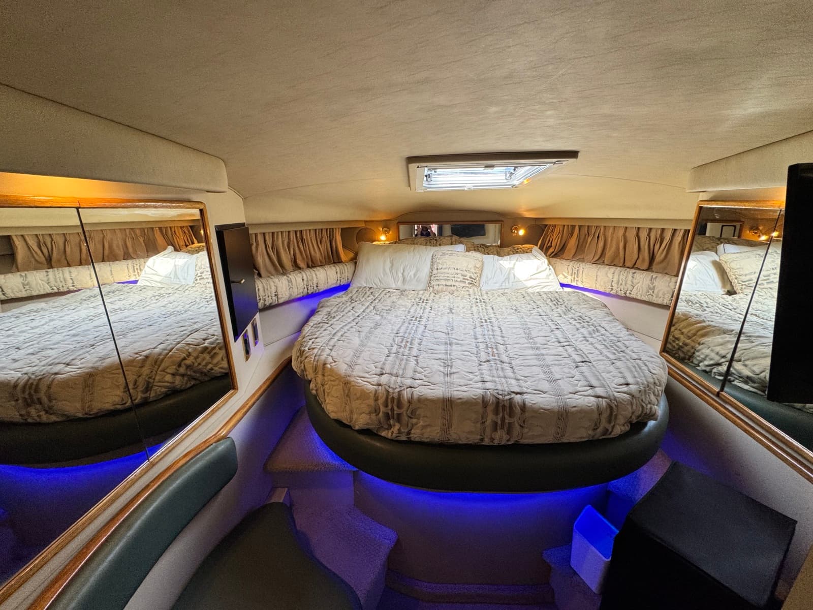 1998 Sea Ray 400 Express - Photo 46