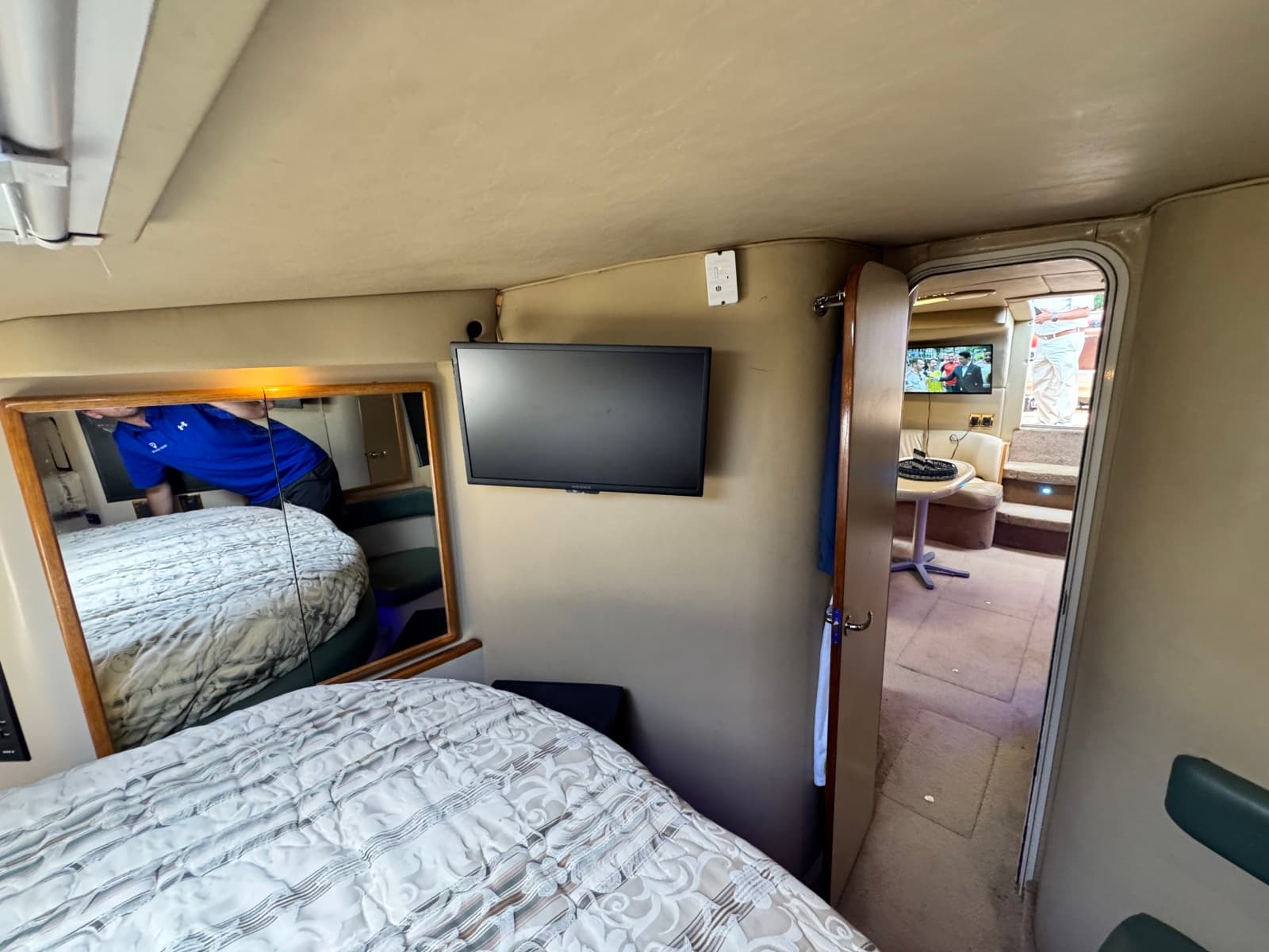 1998 Sea Ray 400 Express - Photo 47