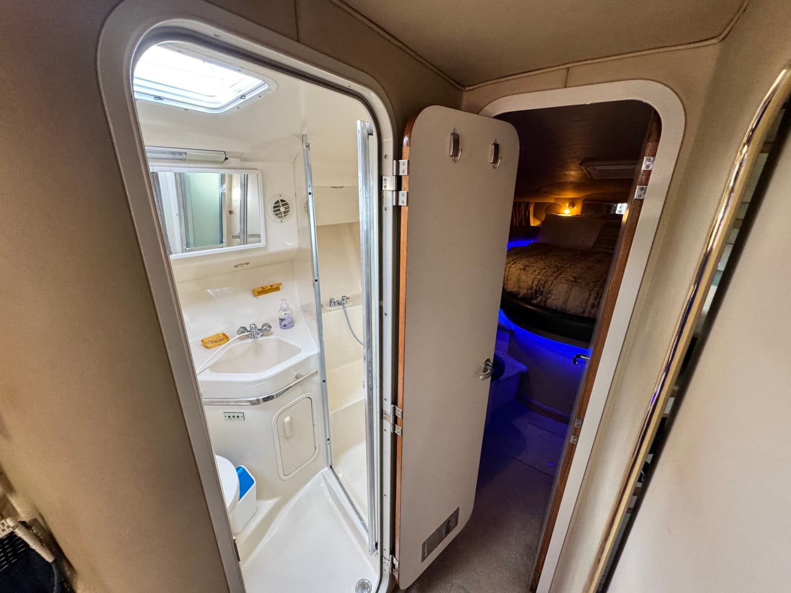 1998 Sea Ray 400 Express - Photo 41