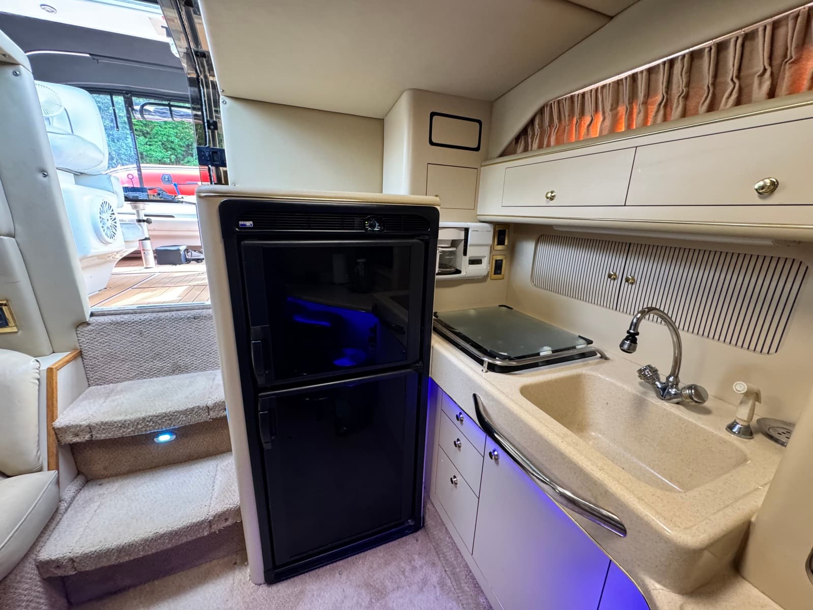 1998 Sea Ray 400 Express - Photo 48