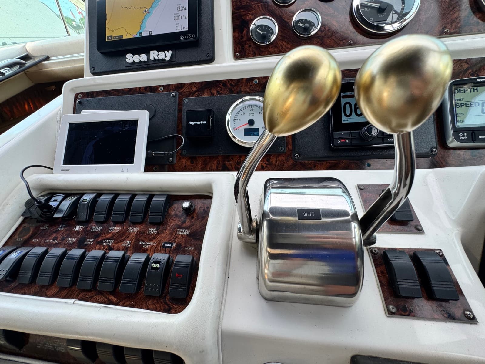 1998 Sea Ray 400 Express - Photo 27