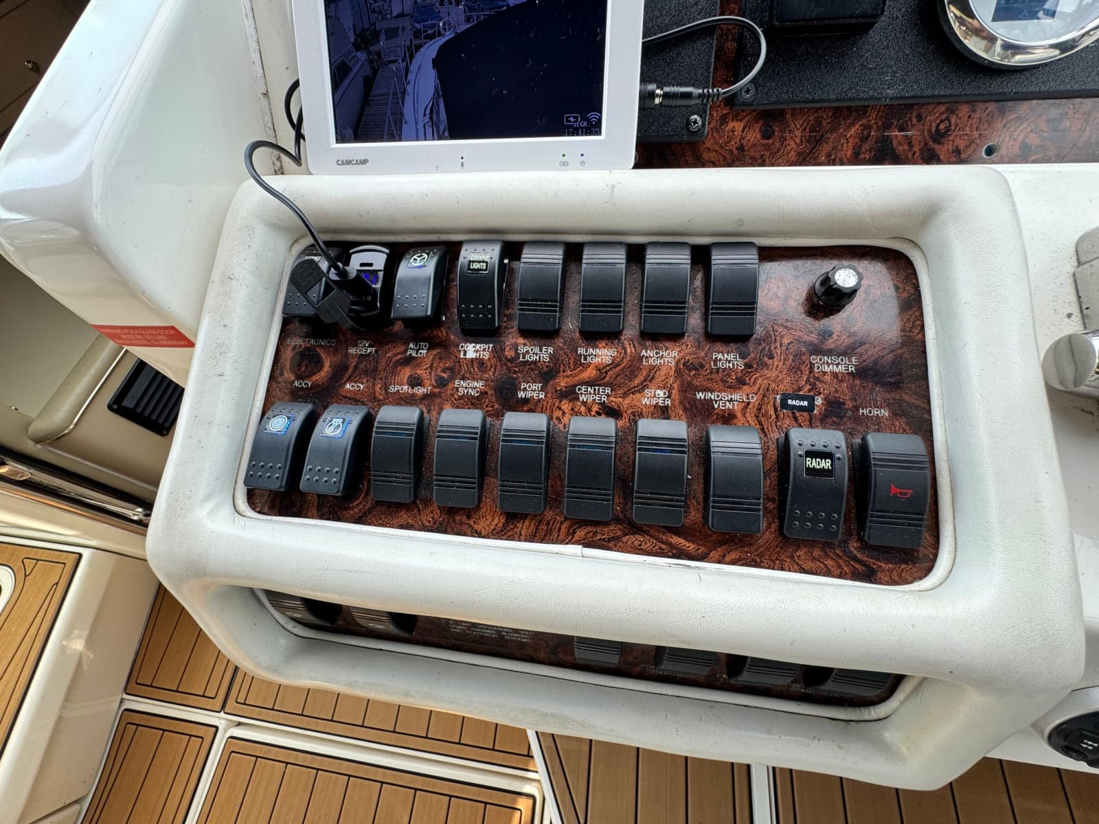 1998 Sea Ray 400 Express - Photo 28