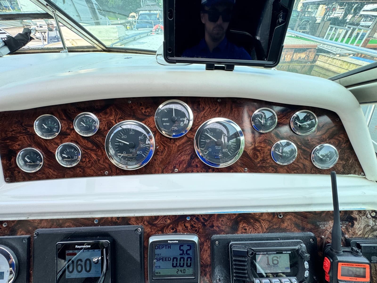 1998 Sea Ray 400 Express - Photo 31