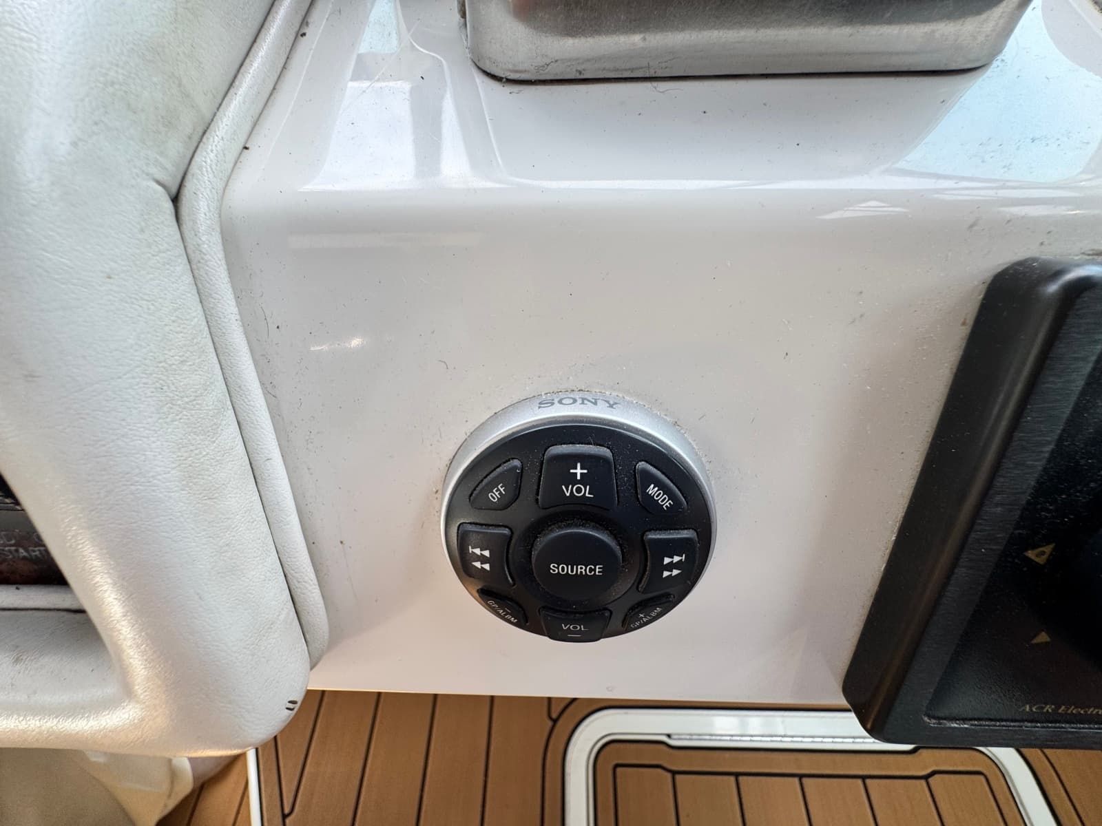 1998 Sea Ray 400 Express - Photo 57