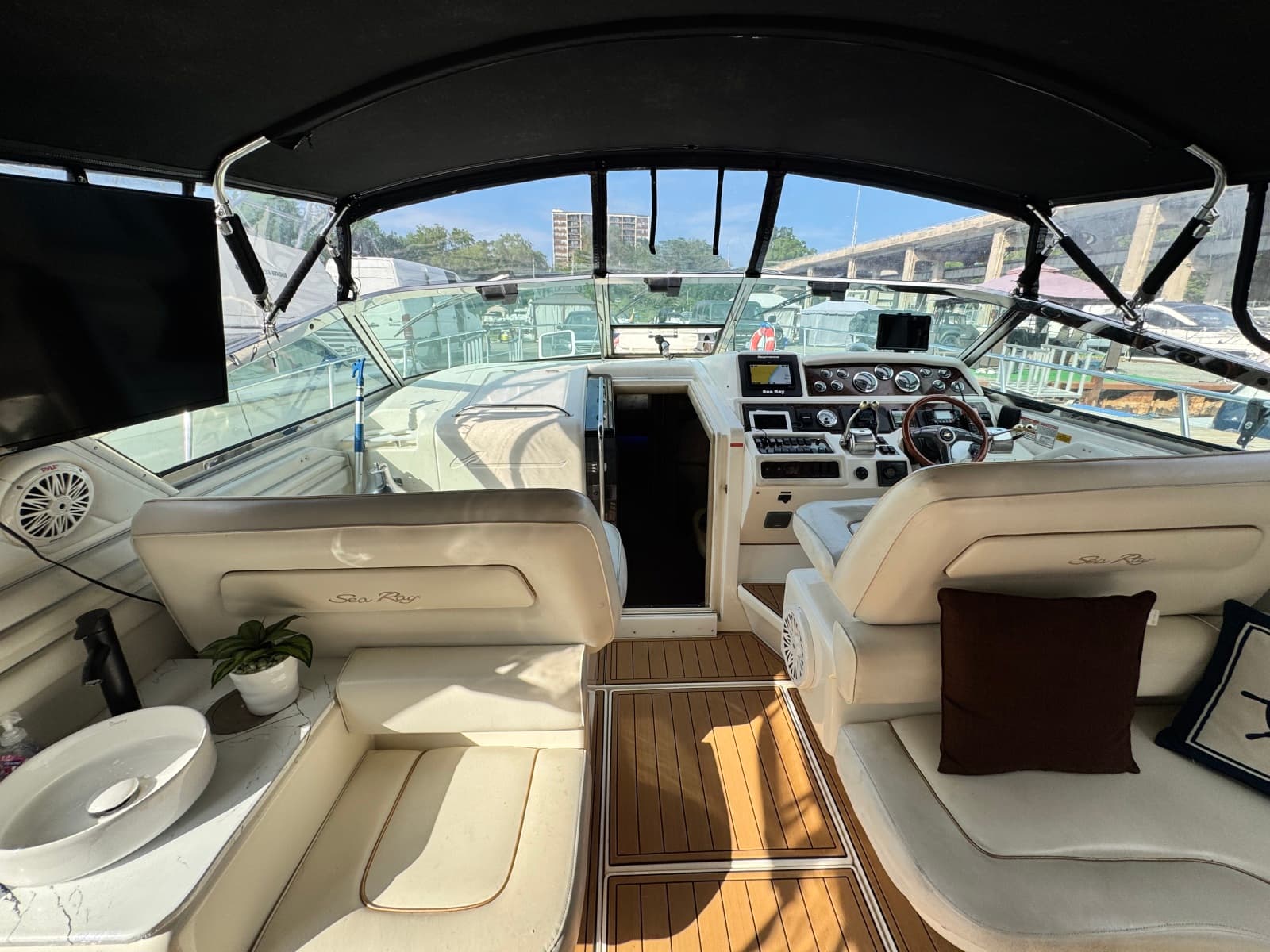 1998 Sea Ray 400 Express - Photo 33