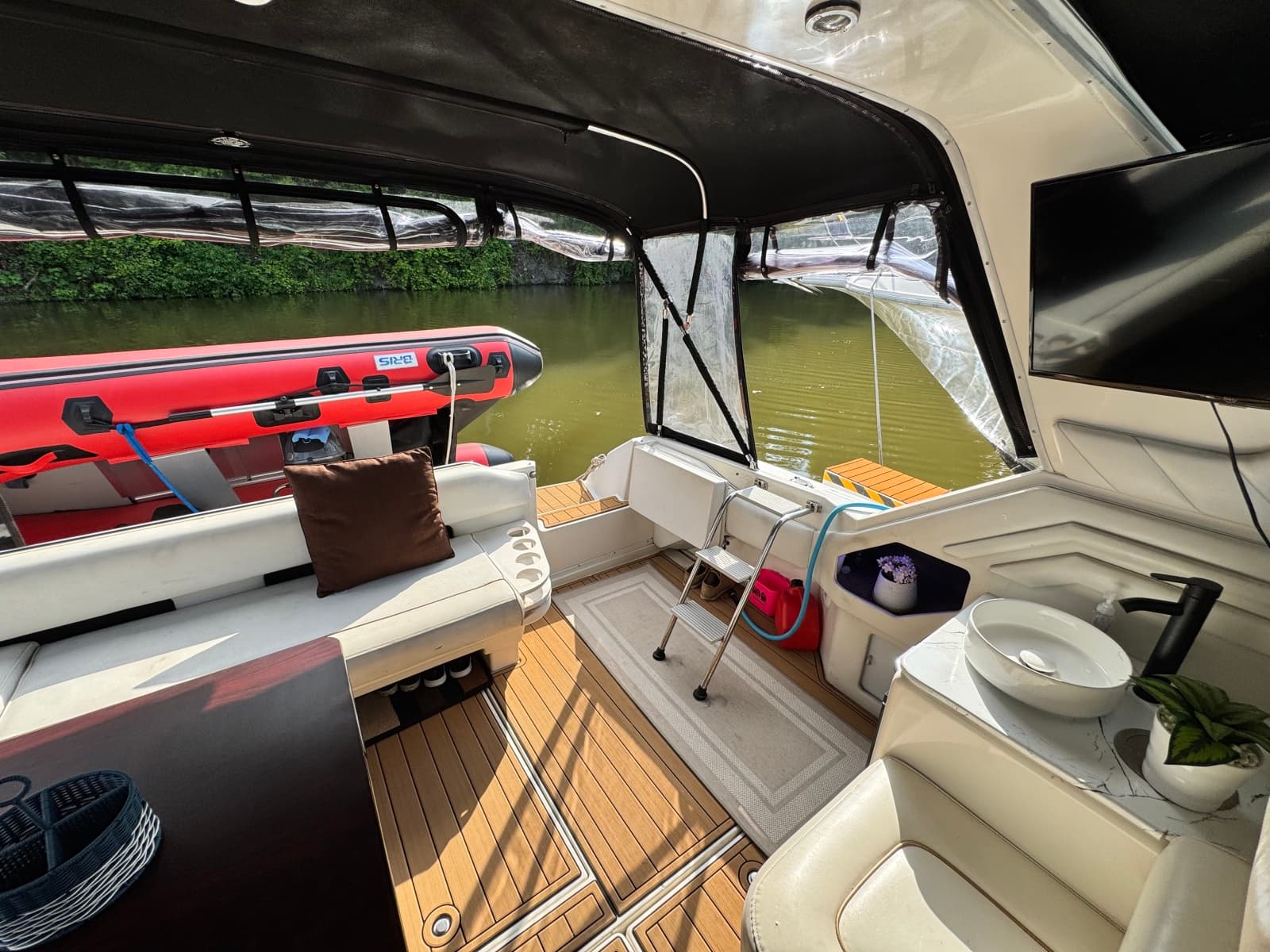 1998 Sea Ray 400 Express - Photo 17