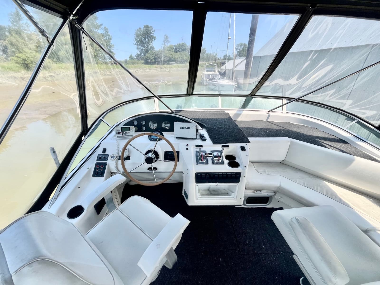 1996 Bayliner 3988 - Photo 14