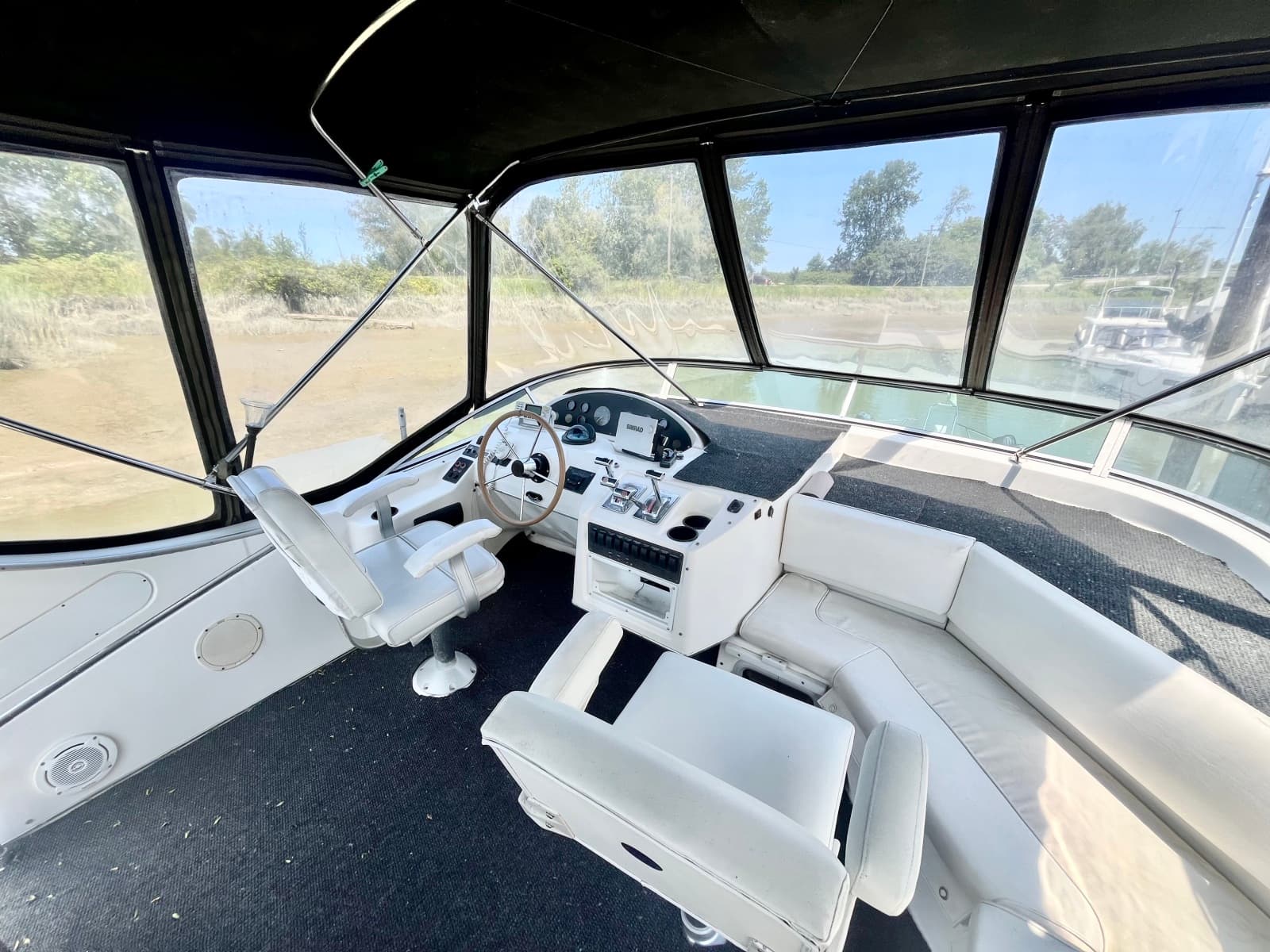1996 Bayliner 3988 - Photo 8