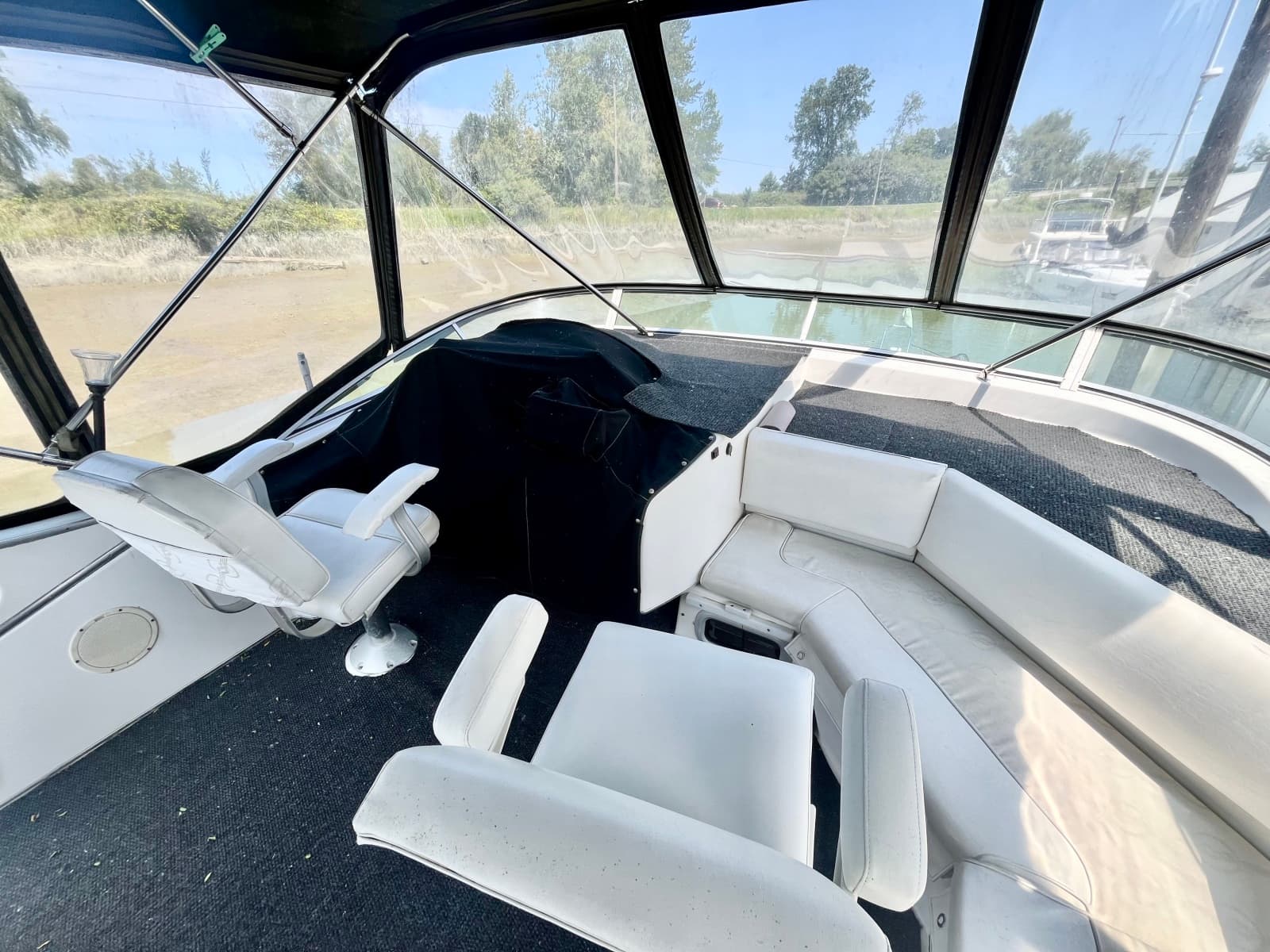 1996 Bayliner 3988 - Photo 13