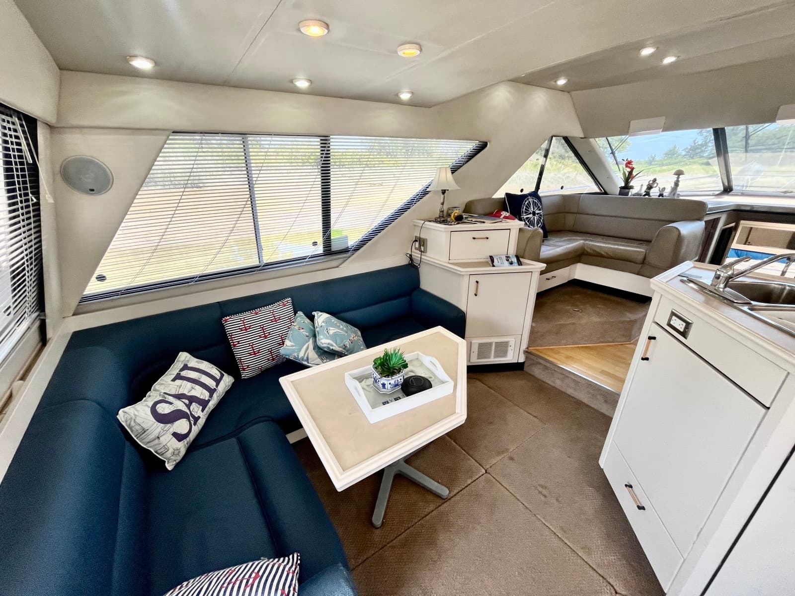 1996 Bayliner 3988 - Photo 19