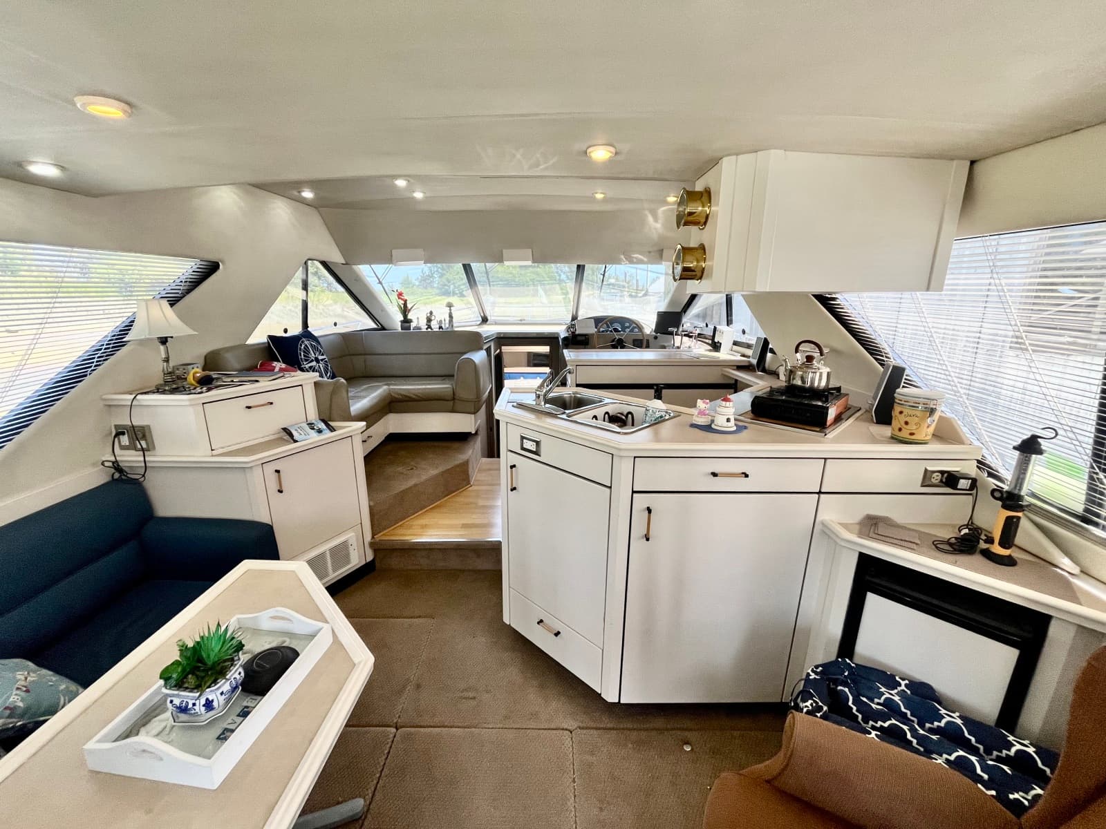 1996 Bayliner 3988 - Photo 21