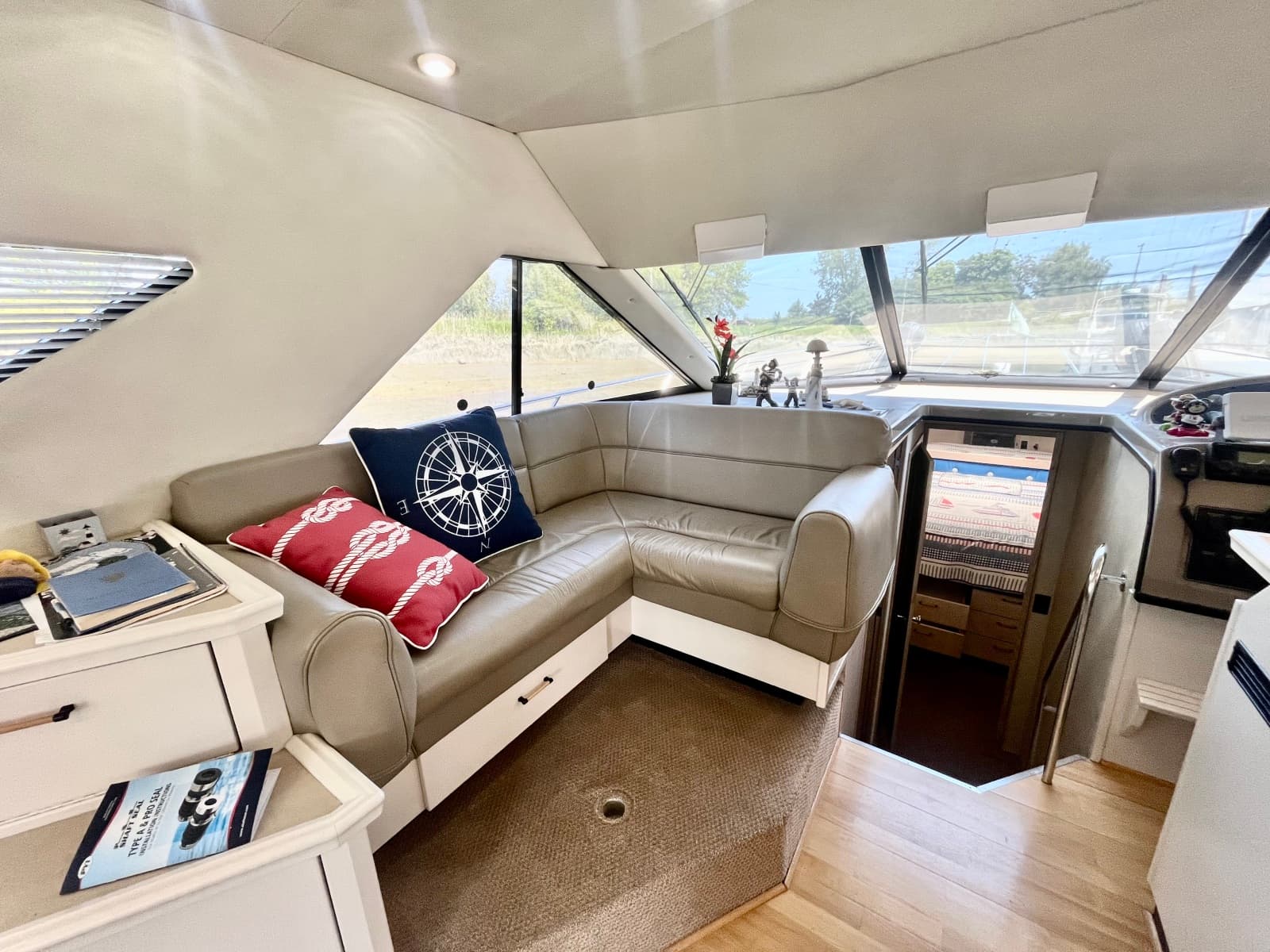 1996 Bayliner 3988 - Photo 22