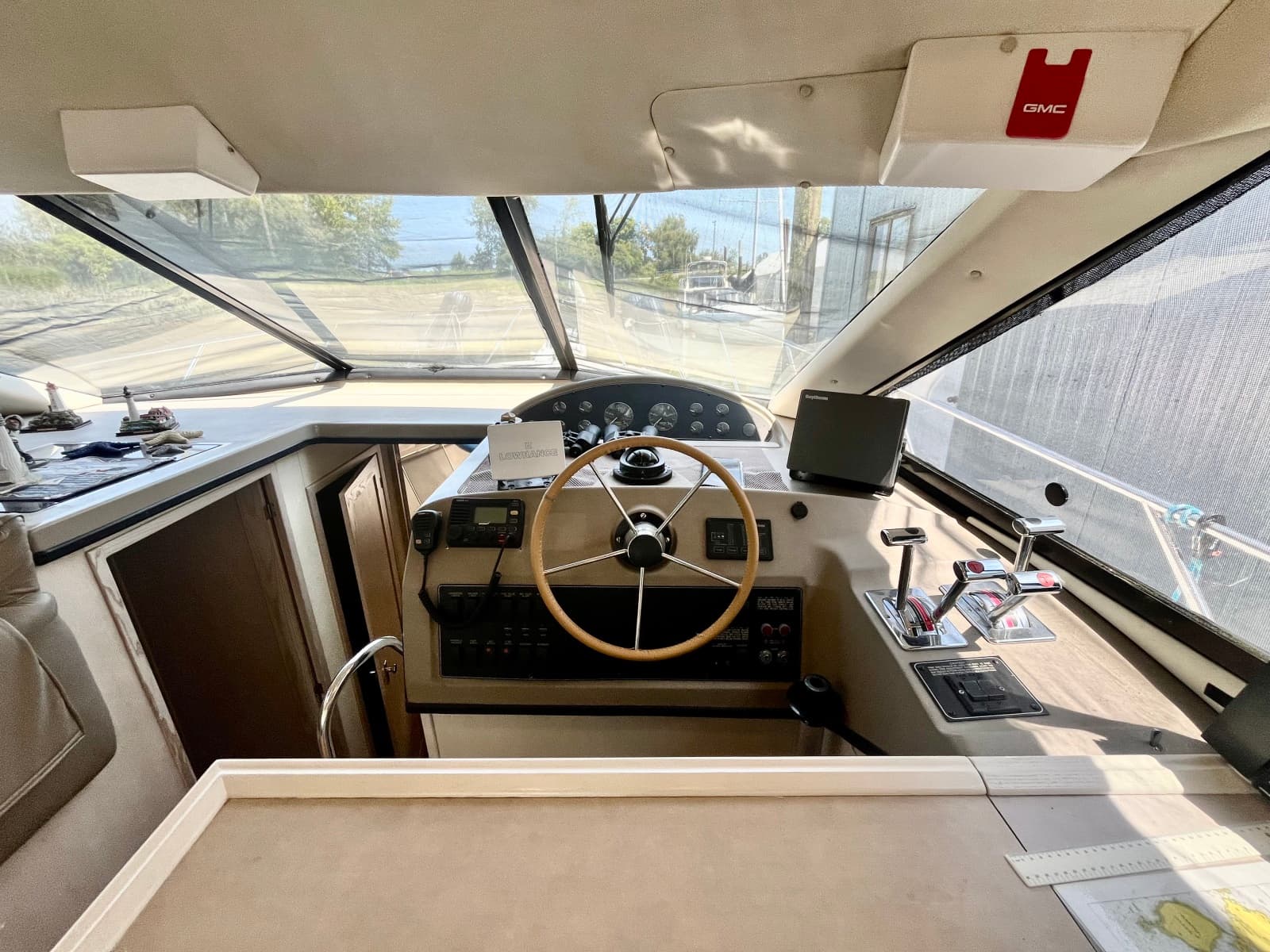 1996 Bayliner 3988 - Photo 39