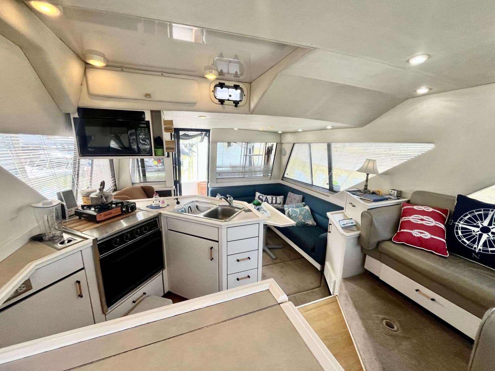 1996 Bayliner 3988 - Photo 31