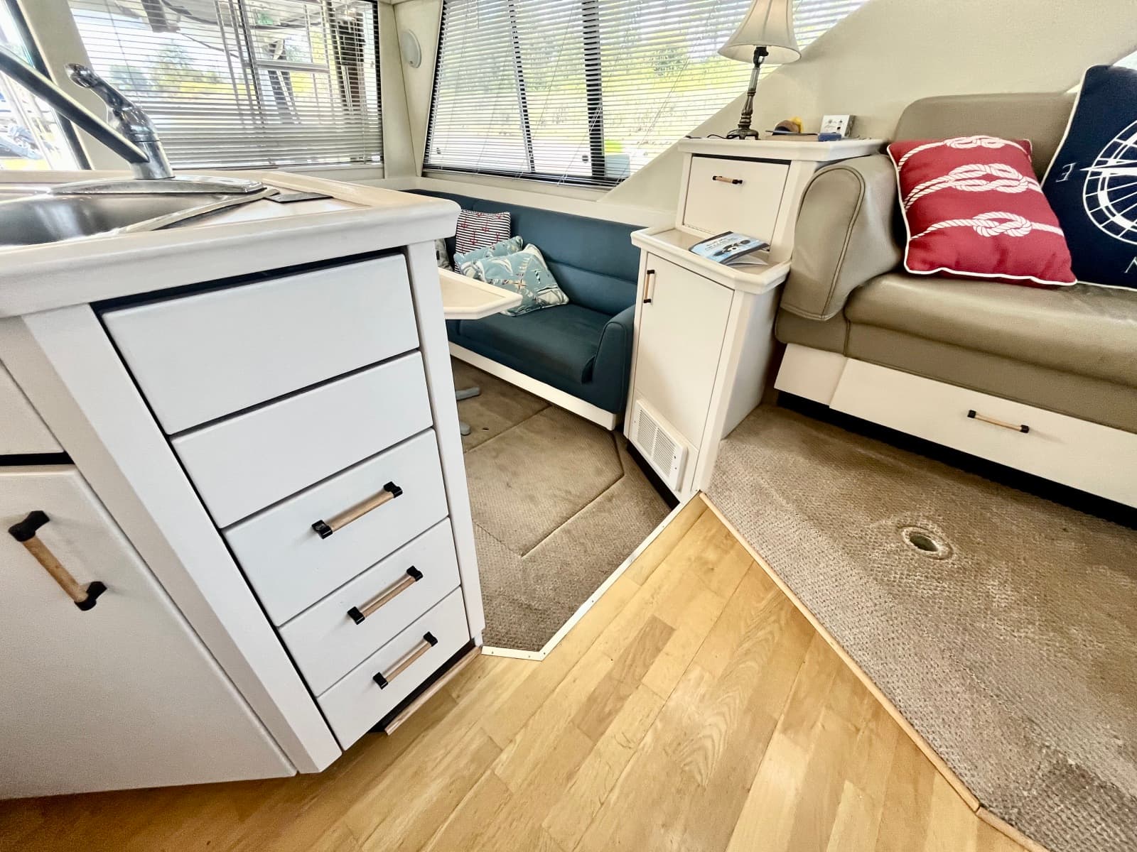 1996 Bayliner 3988 - Photo 32