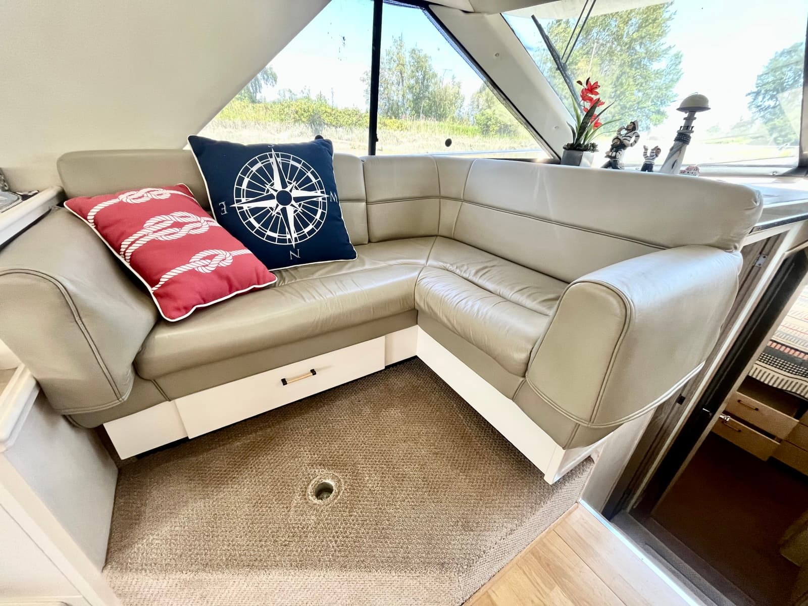 1996 Bayliner 3988 - Photo 23