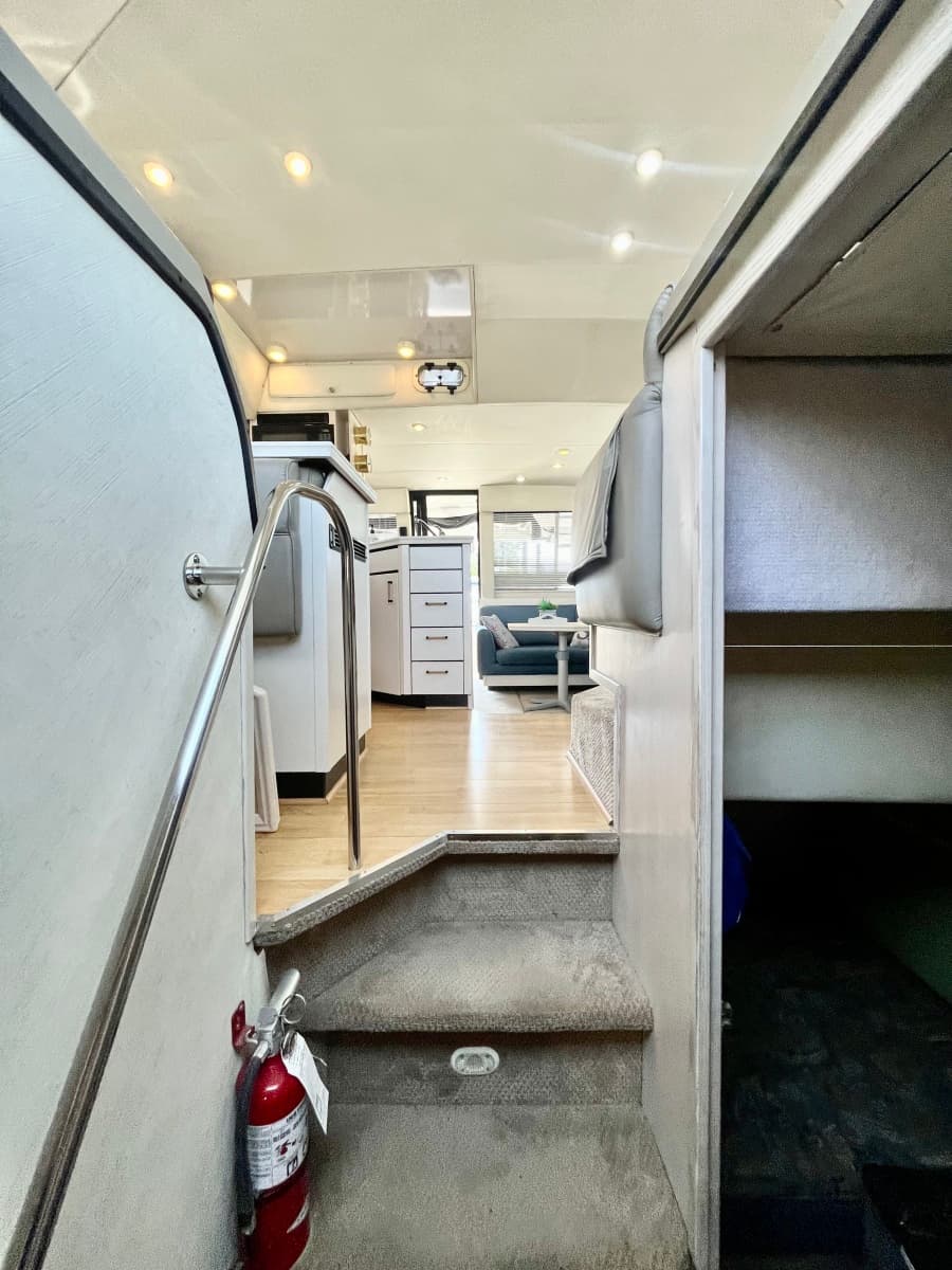1996 Bayliner 3988 - Photo 41