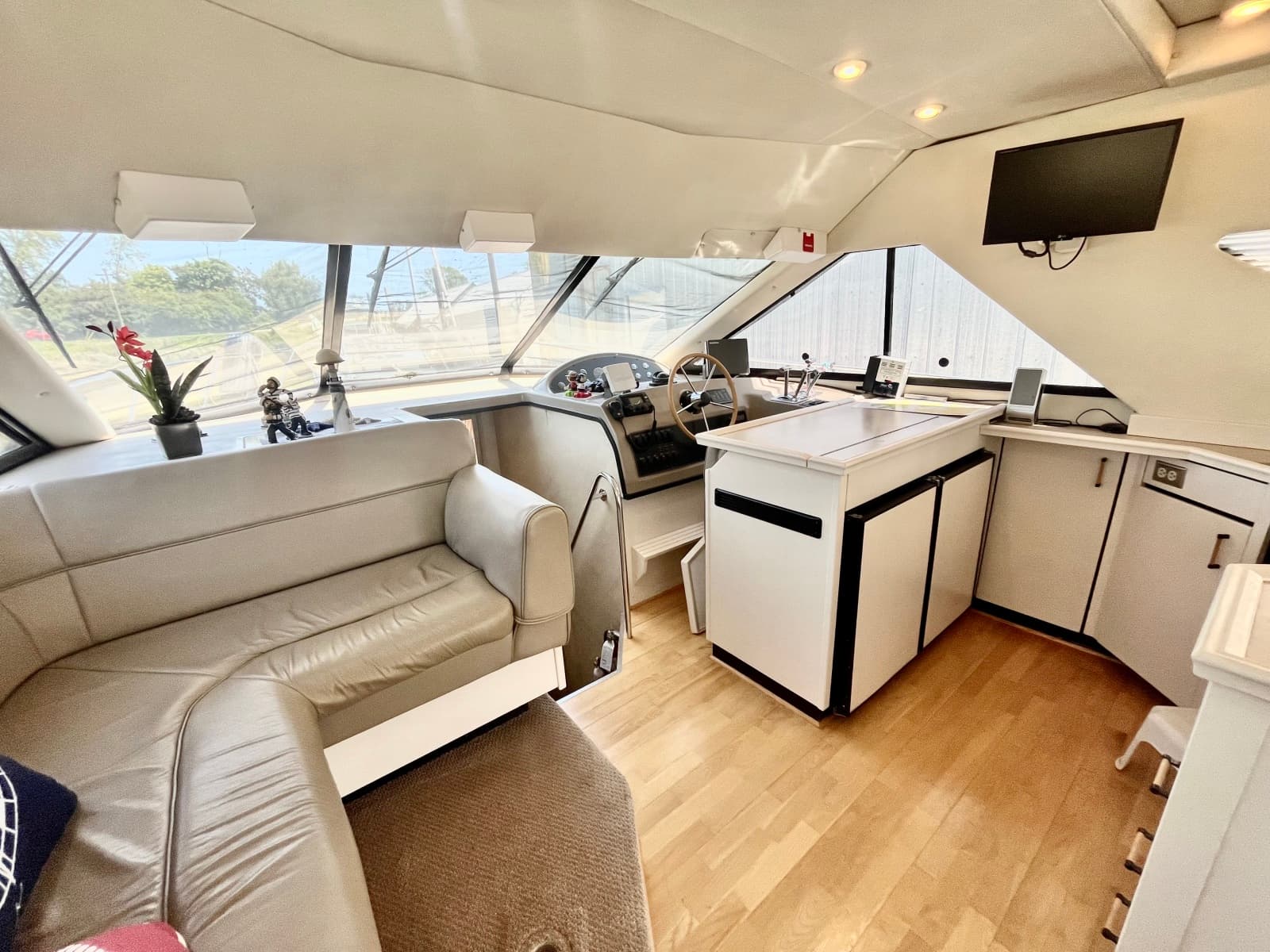 1996 Bayliner 3988 - Photo 45