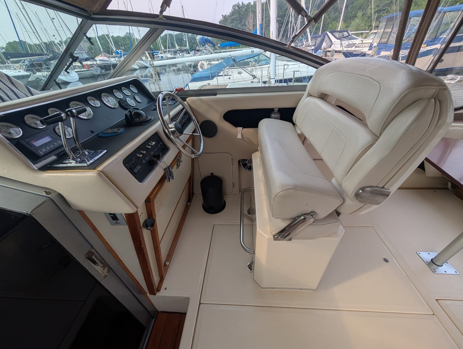 1986 Sea Ray 300 Weekender - Photo 19