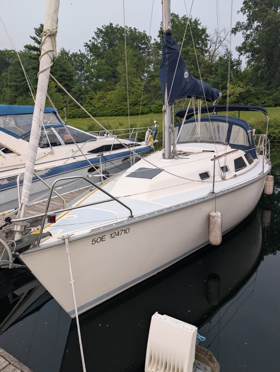 1990 Hunter 28 - Photo 1
