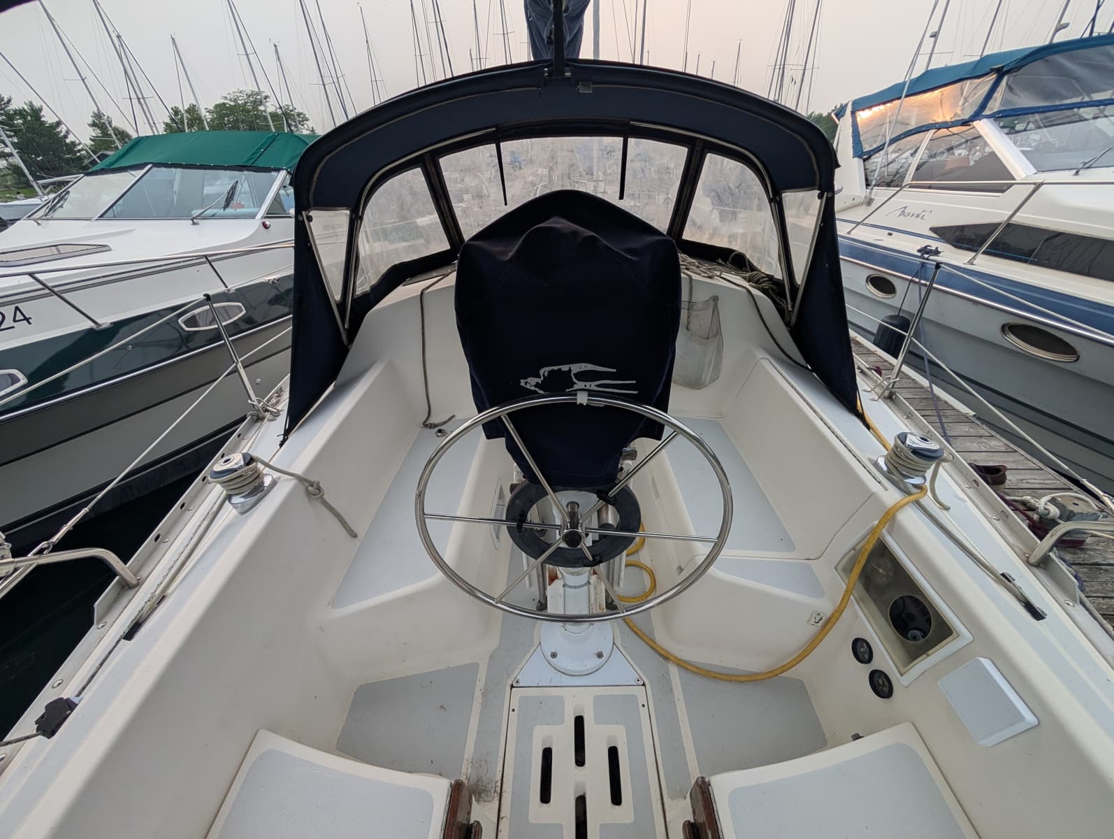 1990 Hunter 28 - Photo 13