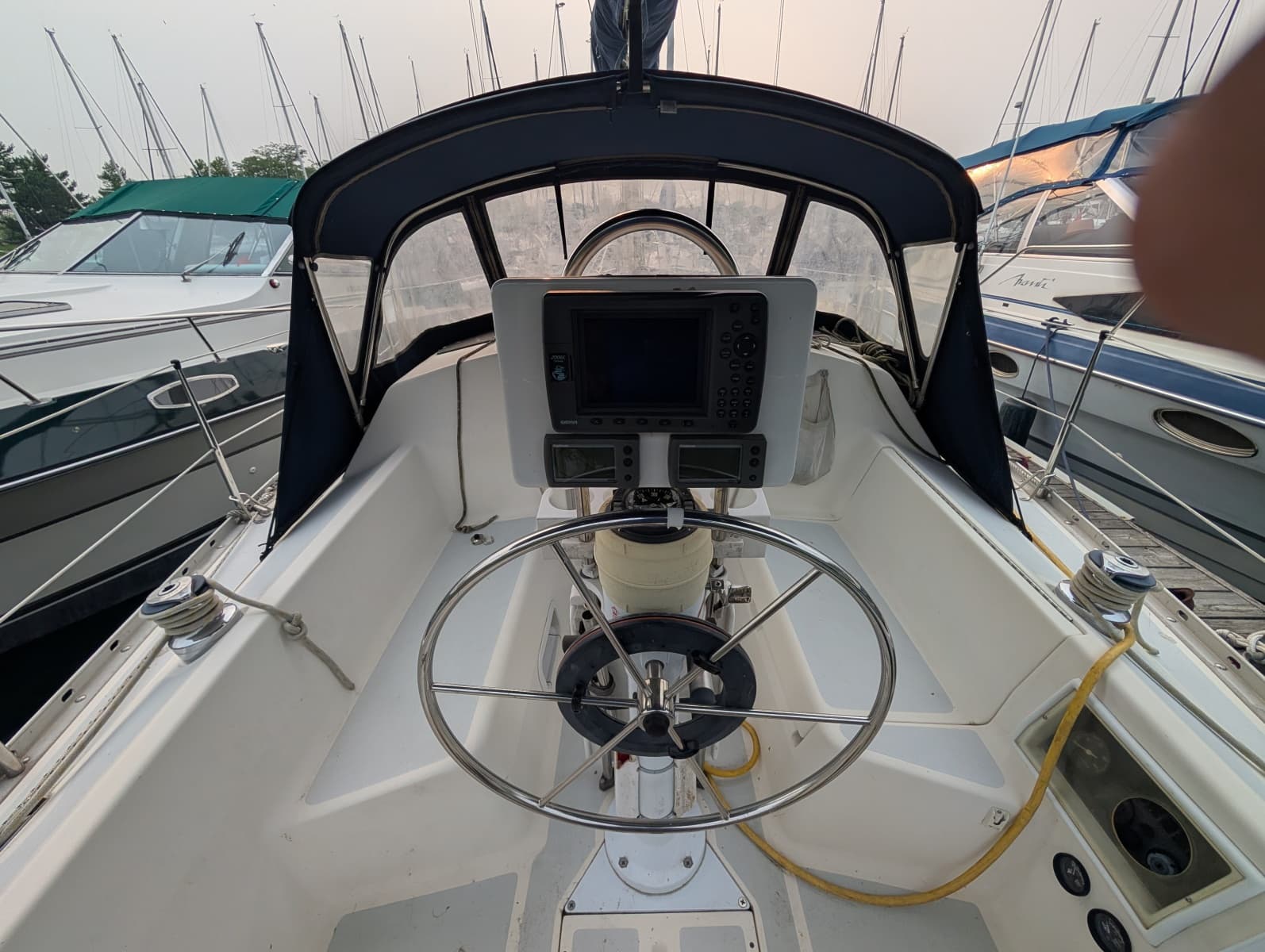 1990 Hunter 28 - Photo 15