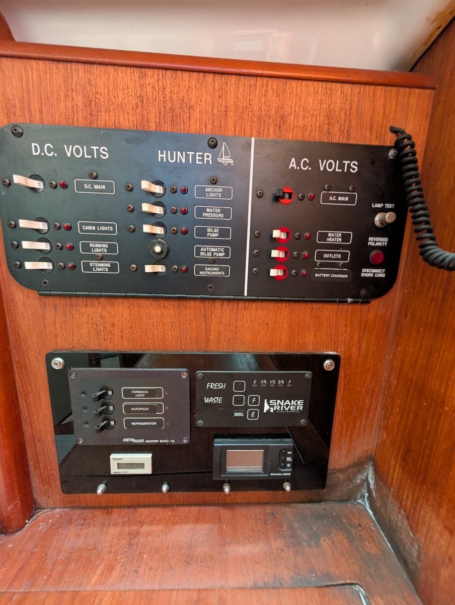 1990 Hunter 28 - Photo 37