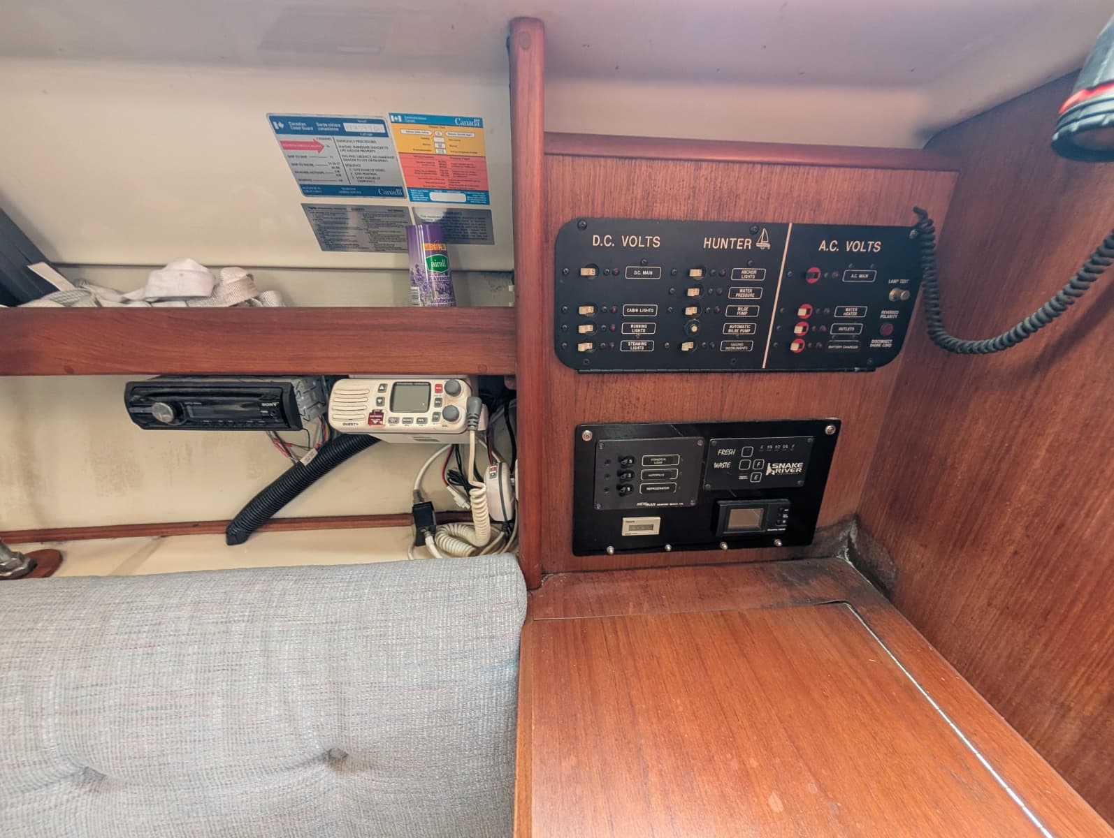 1990 Hunter 28 - Photo 36