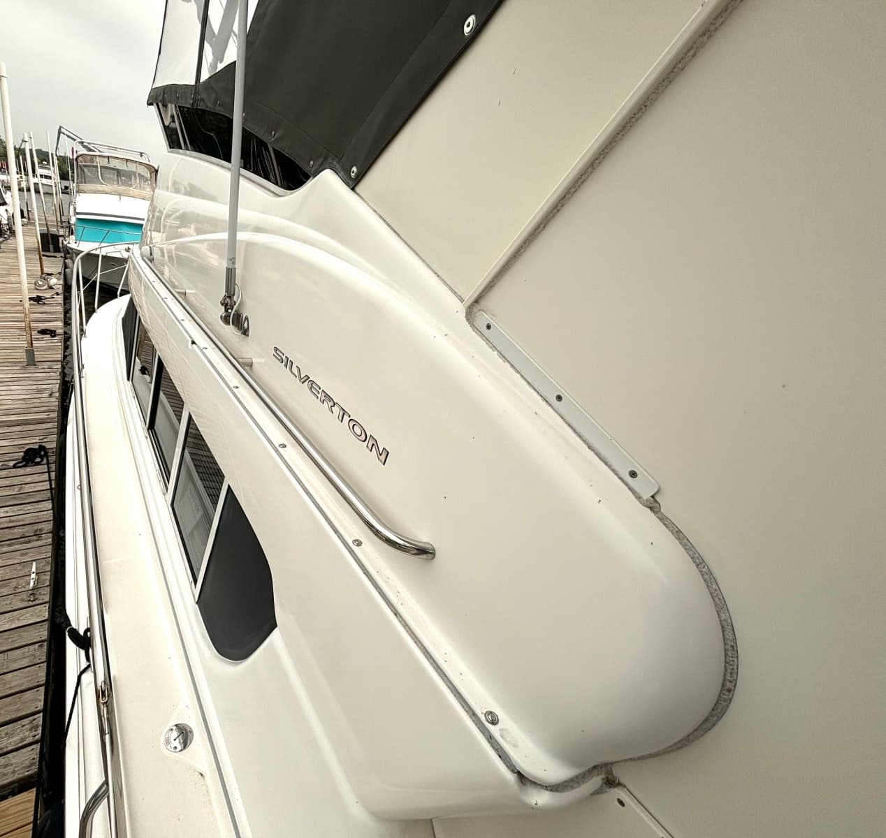 2000 Silverton 422 Motor Yacht - Photo 6