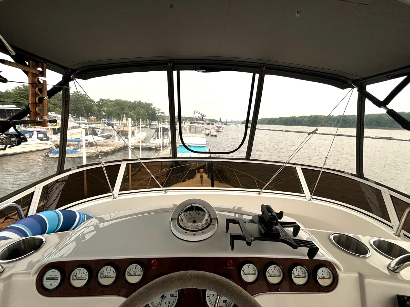 2000 Silverton 422 Motor Yacht - Photo 26
