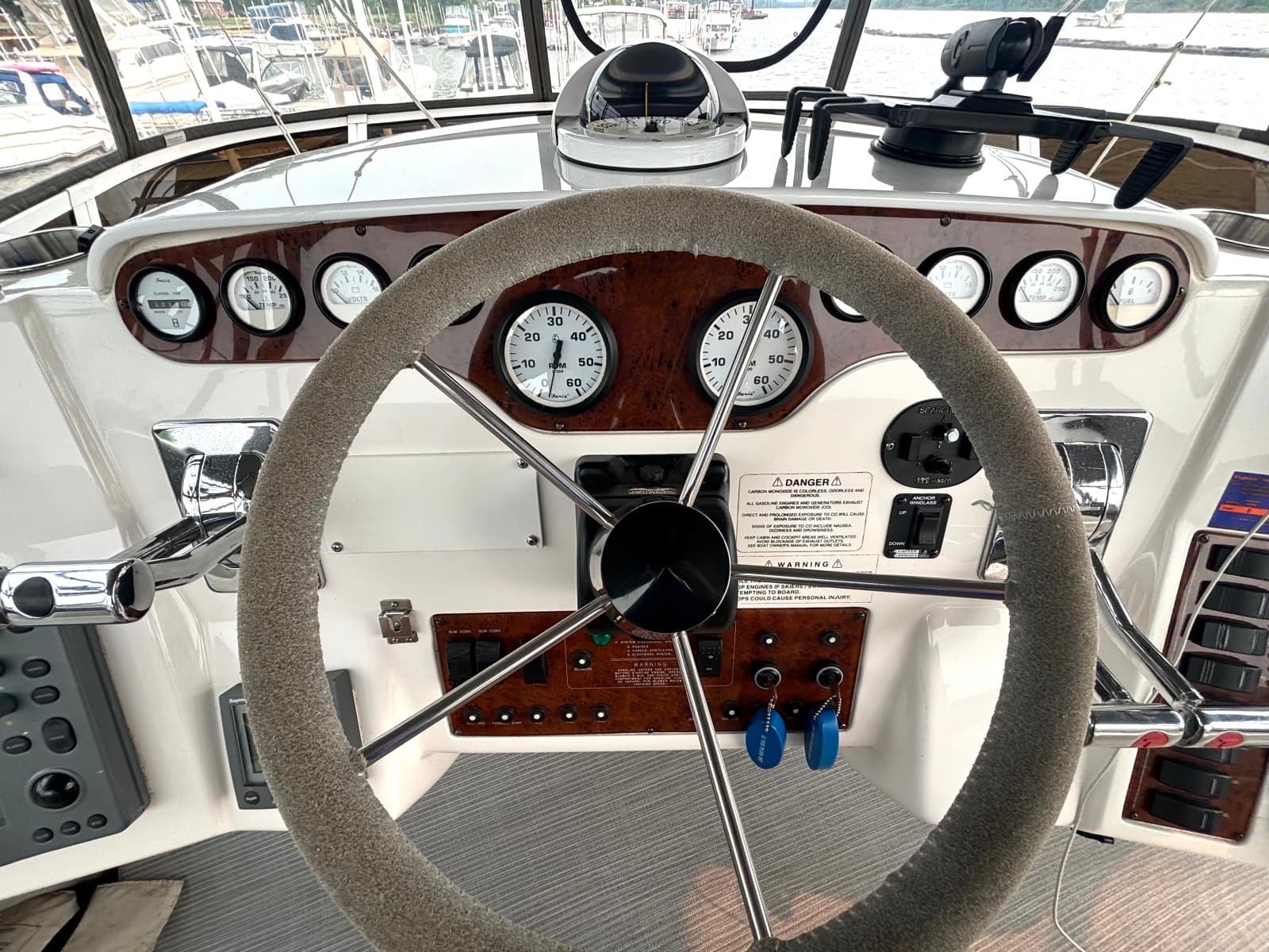 2000 Silverton 422 Motor Yacht - Photo 24