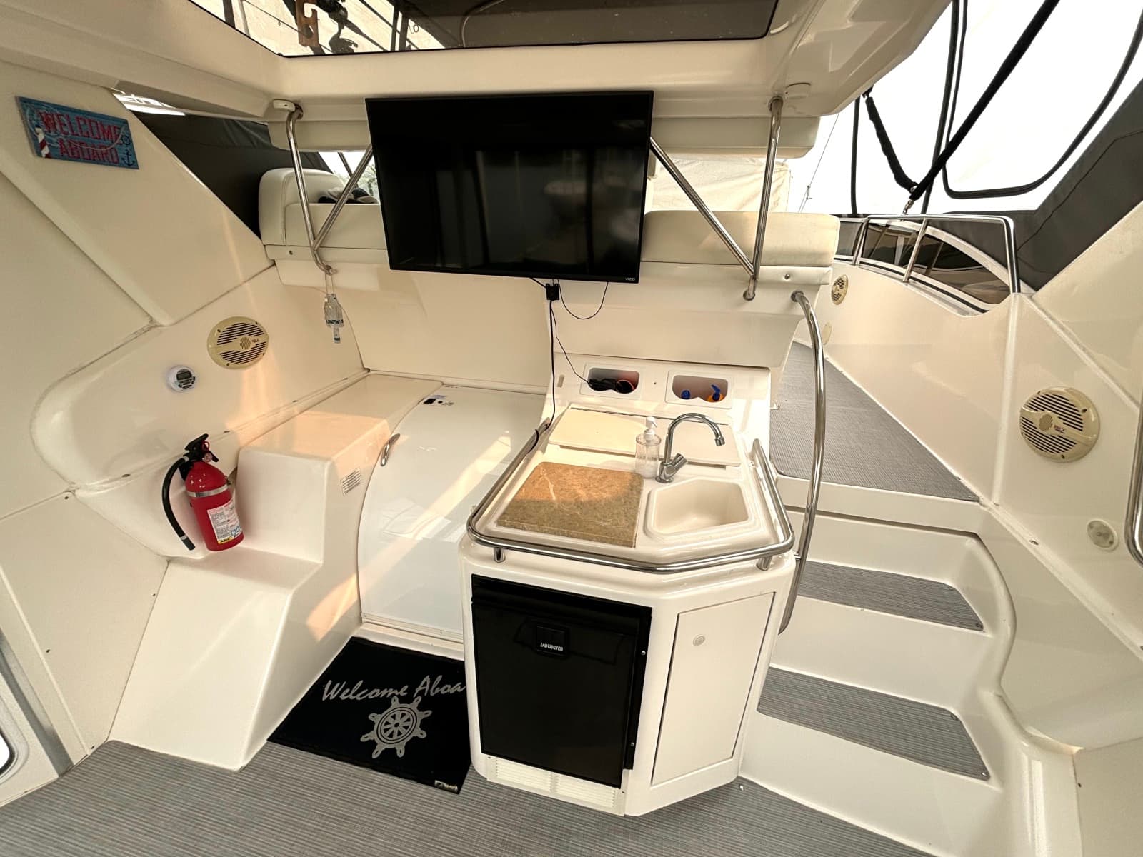 2000 Silverton 422 Motor Yacht - Photo 17