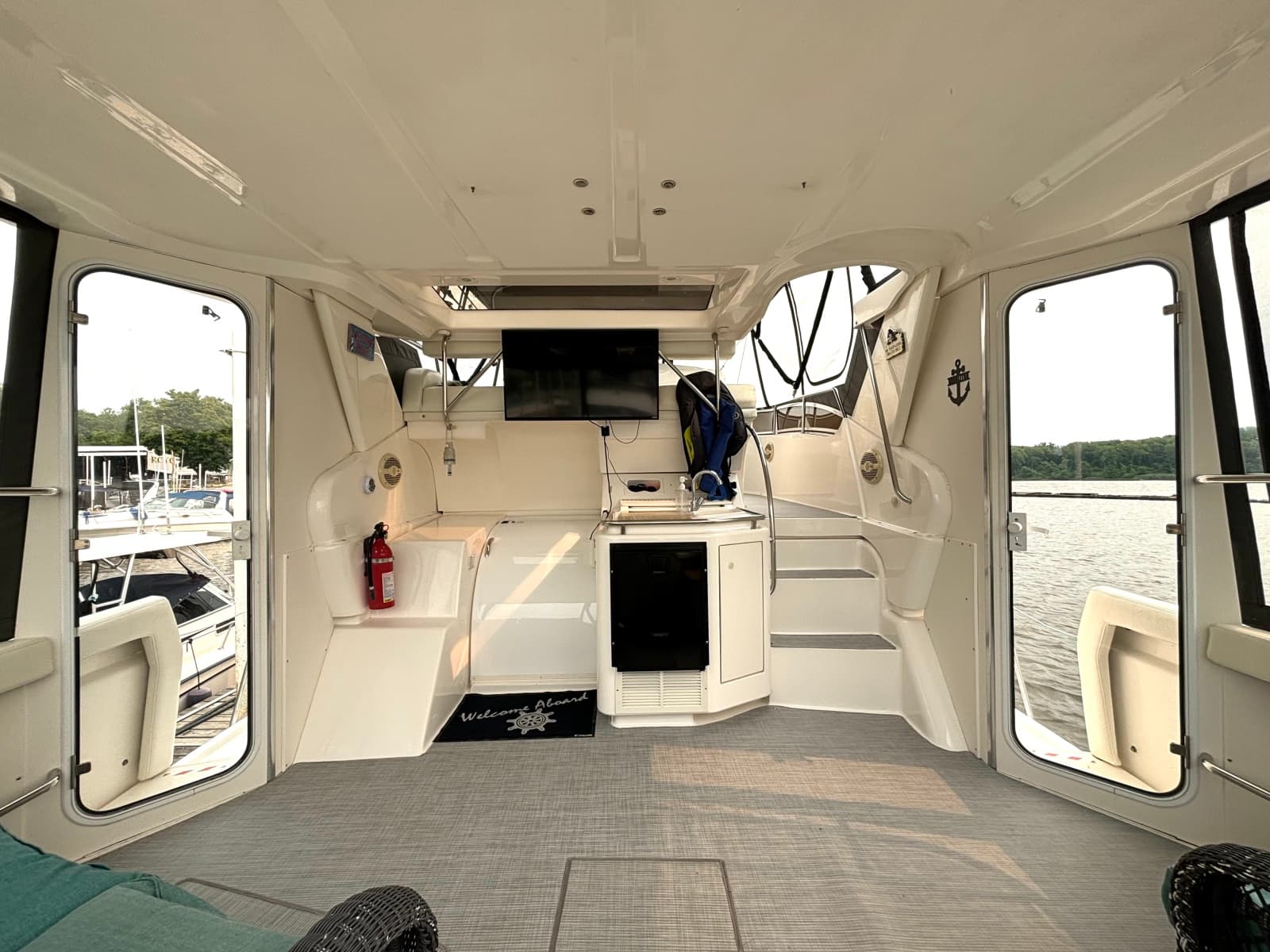 2000 Silverton 422 Motor Yacht - Photo 14