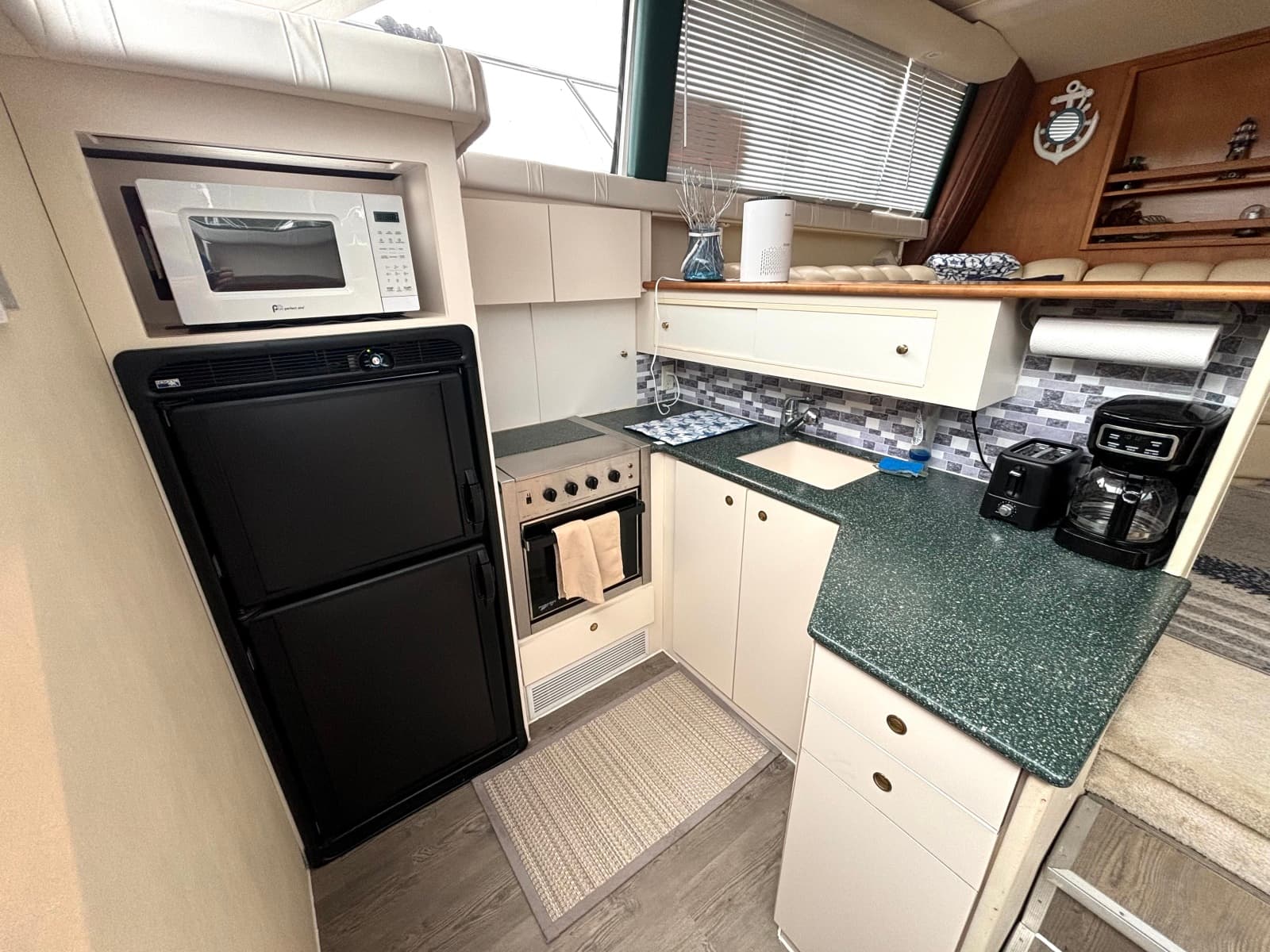 2000 Silverton 422 Motor Yacht - Photo 35