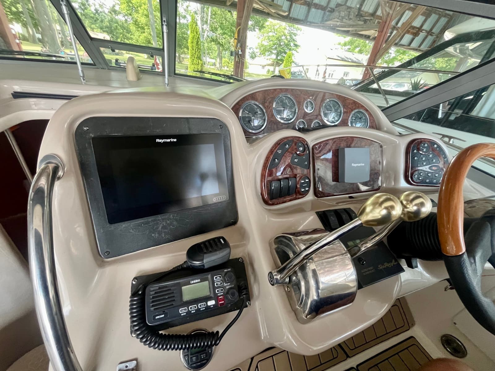 2003 Sea Ray 320 Sundancer - Photo 15