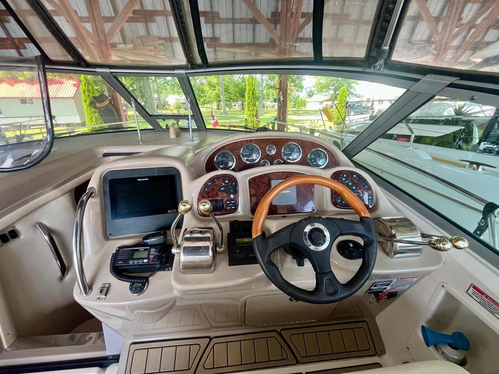 2003 Sea Ray 320 Sundancer - Photo 14