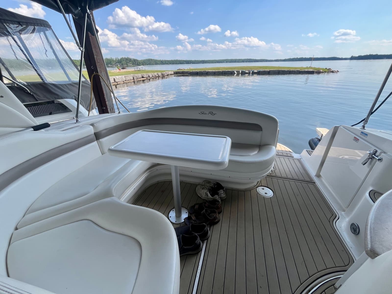 2003 Sea Ray 320 Sundancer - Photo 9