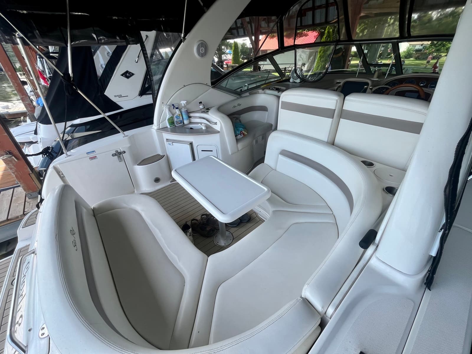2003 Sea Ray 320 Sundancer - Photo 8