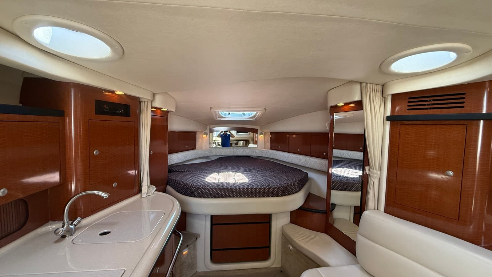 2005 Sea Ray 340 Sundancer - Photo 24