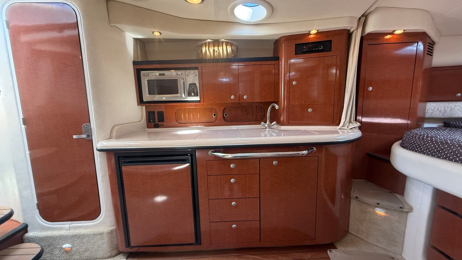 2005 Sea Ray 340 Sundancer - Photo 25